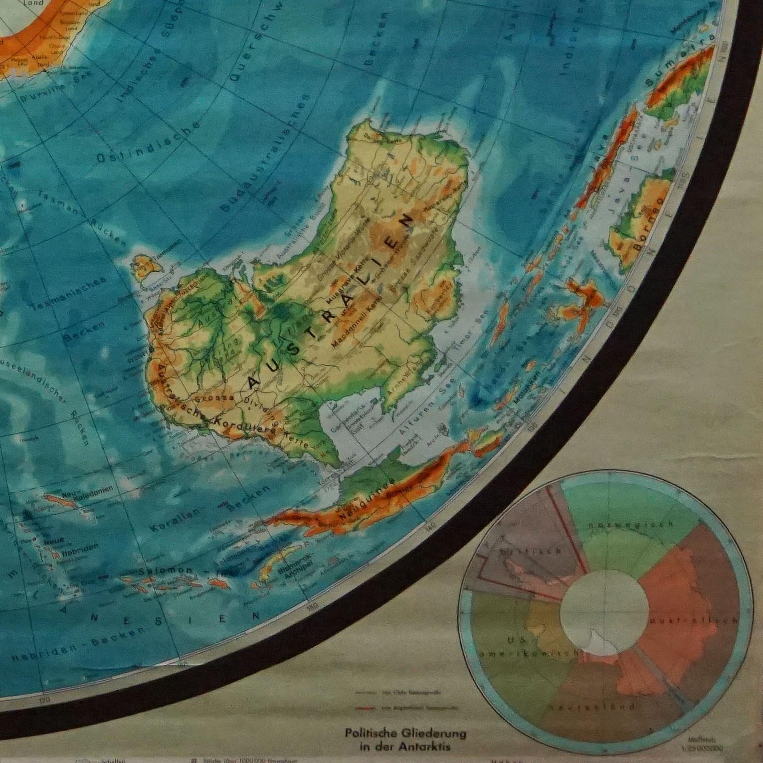 Allemand Hémisphère Sud de la Terre Carte murale vintage à enrouler en vente