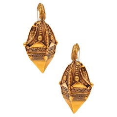 Southern India 19th Century Antique Dangle Drop Earrings In 22Kt Yellow Gold