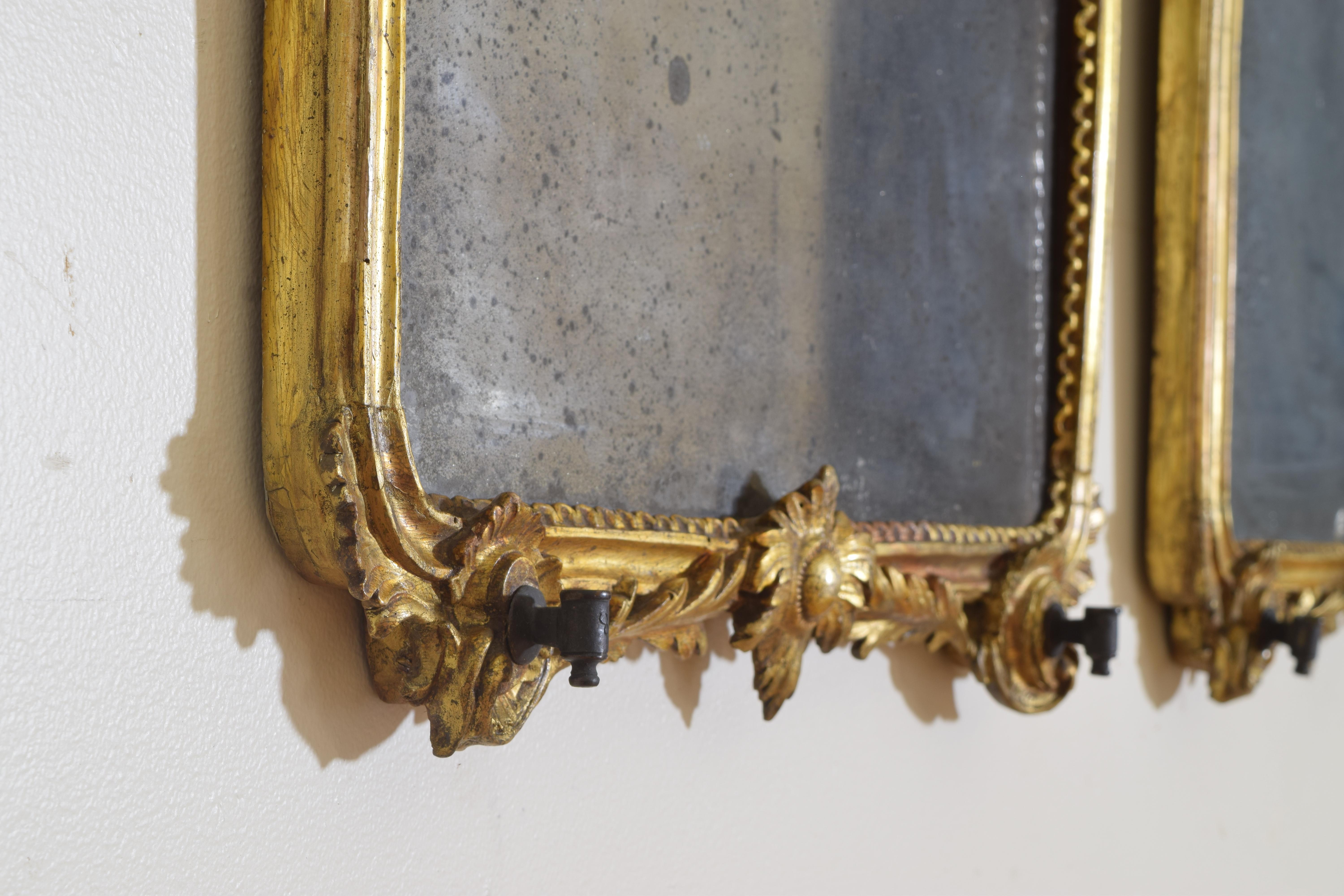 Southern Italian, Calabria, Rococo Pair of Giltwood Mirrors, 1st half 18th cen. 5