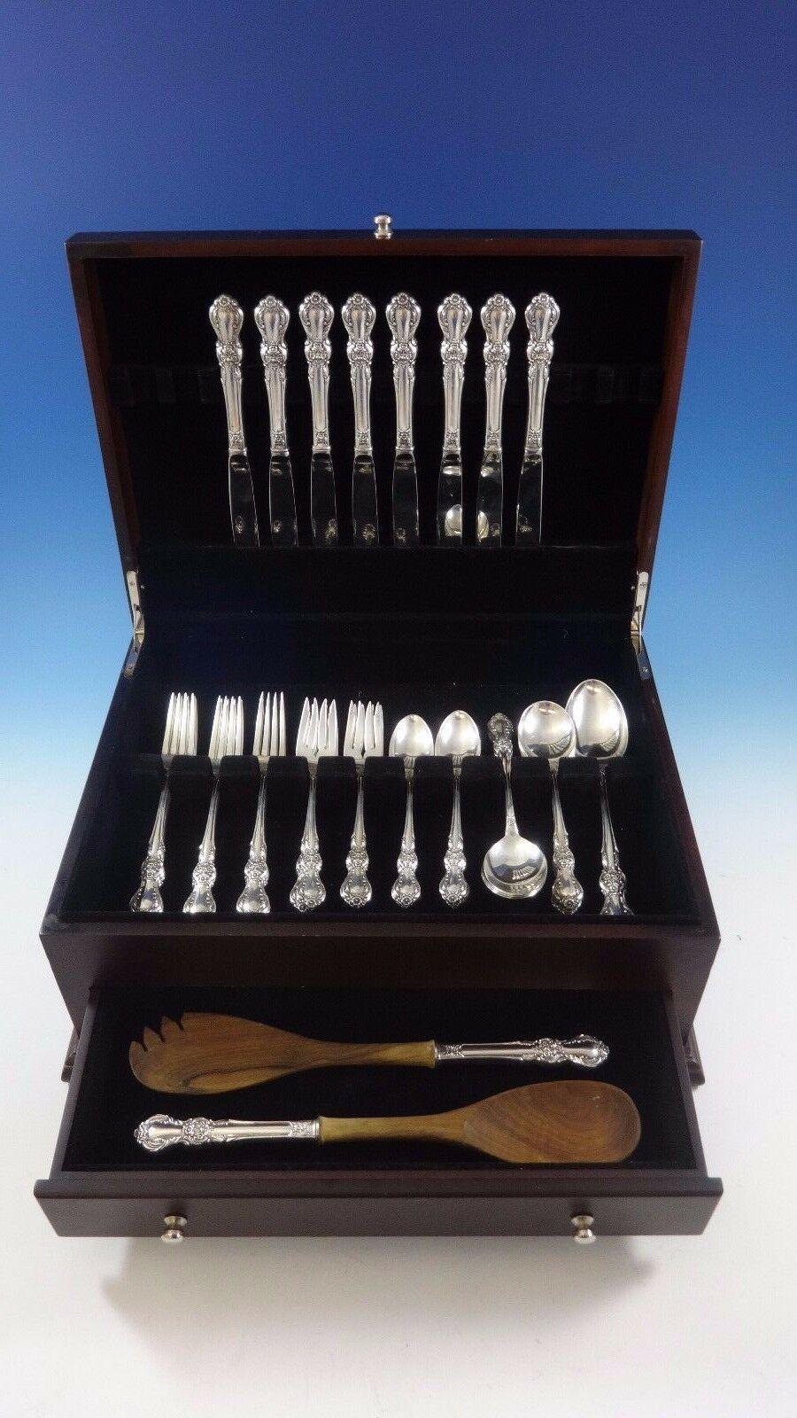 Beautiful Southern treasure by international sterling silver flatware set - 43 pieces. This set includes:

8 knives, 9 1/4