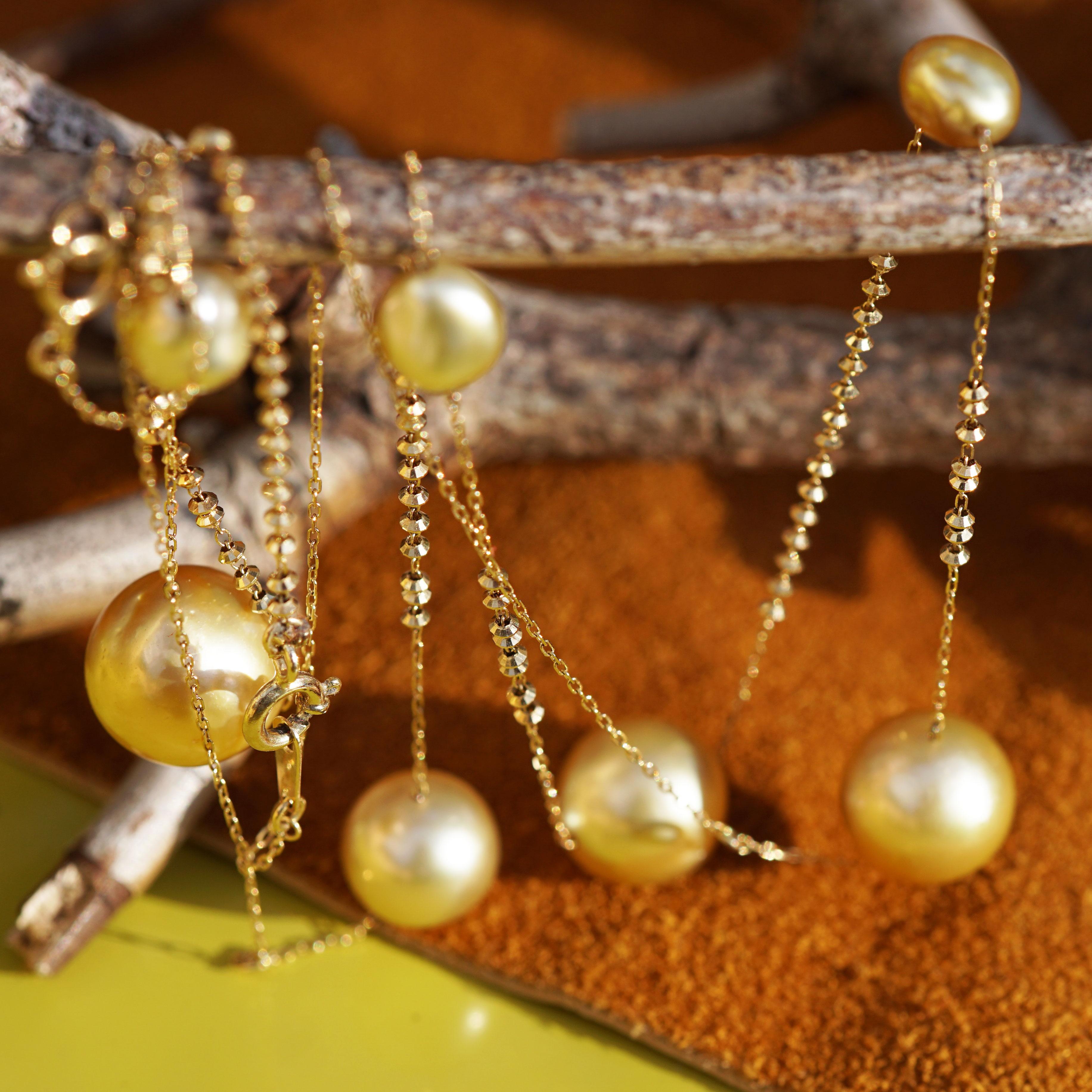 Women's or Men's Southsea and Keshi Pearl Chain Great Natural Goldcolor AAA+ handmade from Japan For Sale