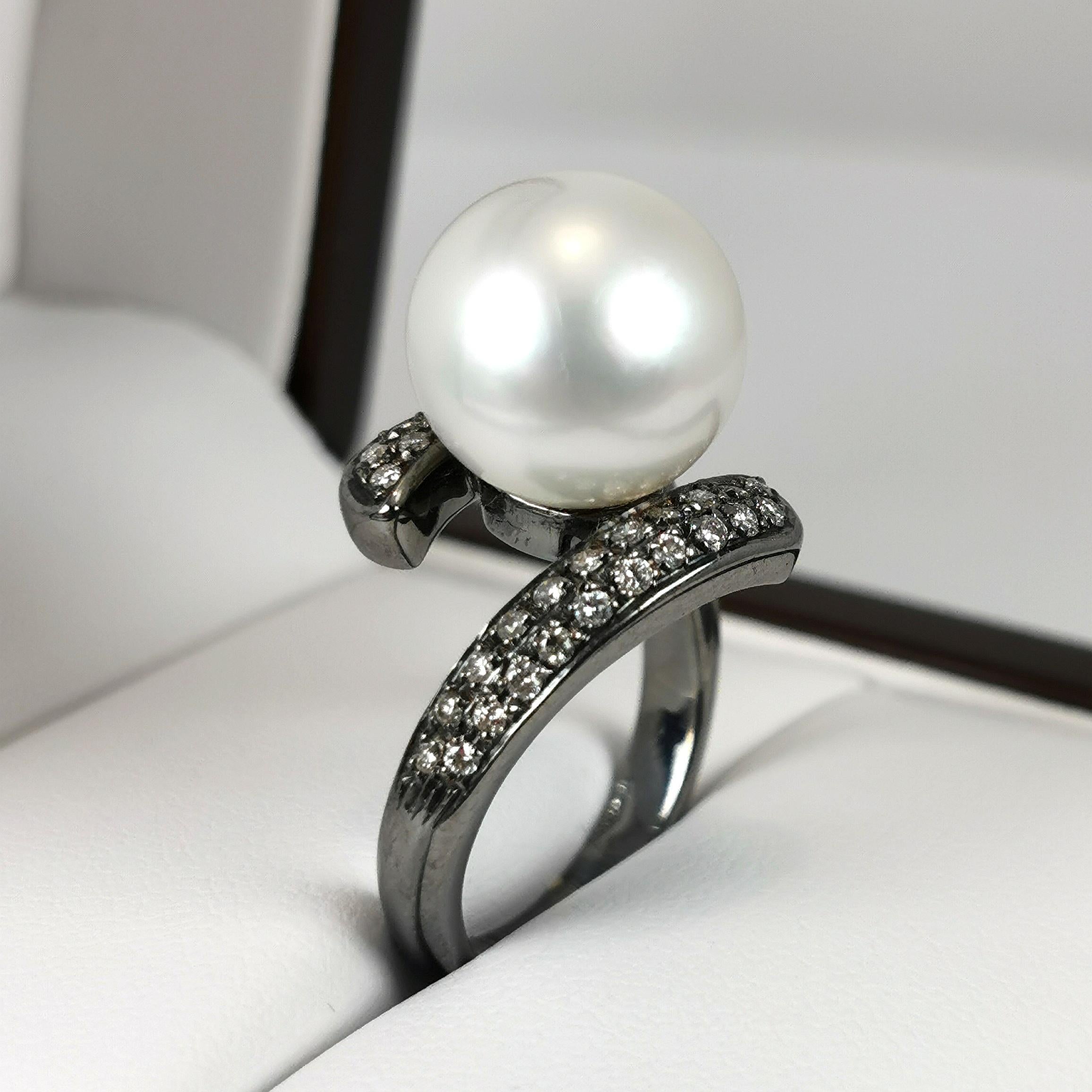 Southsea Pearl Ring WG18K Black Rh. Diamonds In New Condition For Sale In Préverenges, VD