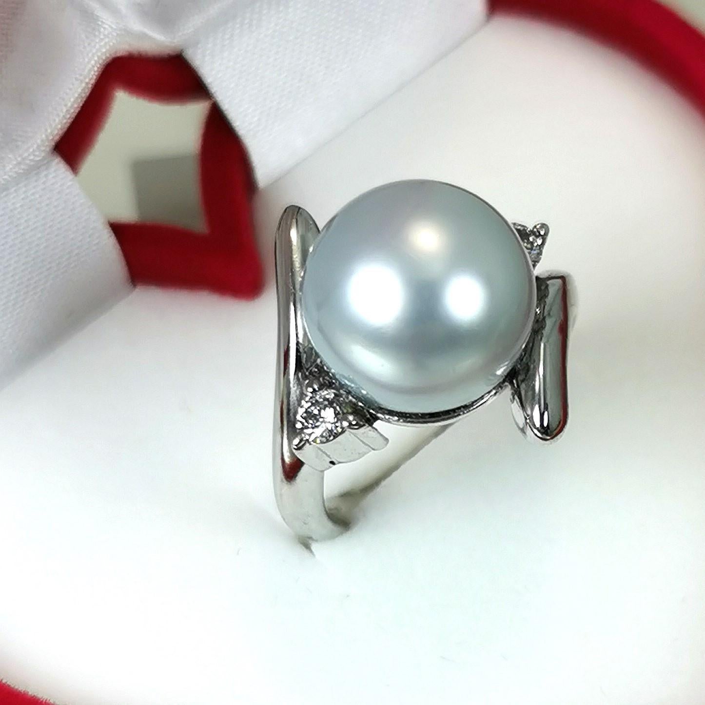 Southsea Pearl Ring WG18k Diamonds In New Condition For Sale In Préverenges, VD