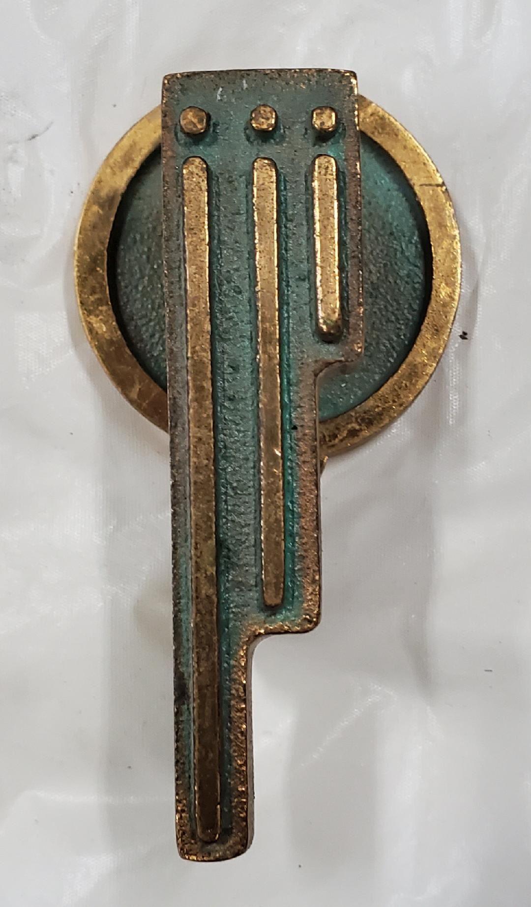 Americano Pomelli per porte del sud-ovest in ottone massiccio Greene & Greene con accenti dorati Maniero di Pepe Mendoza in vendita