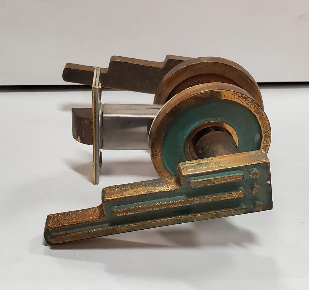 XX secolo Pomelli per porte del sud-ovest in ottone massiccio Greene & Greene con accenti dorati Maniero di Pepe Mendoza in vendita