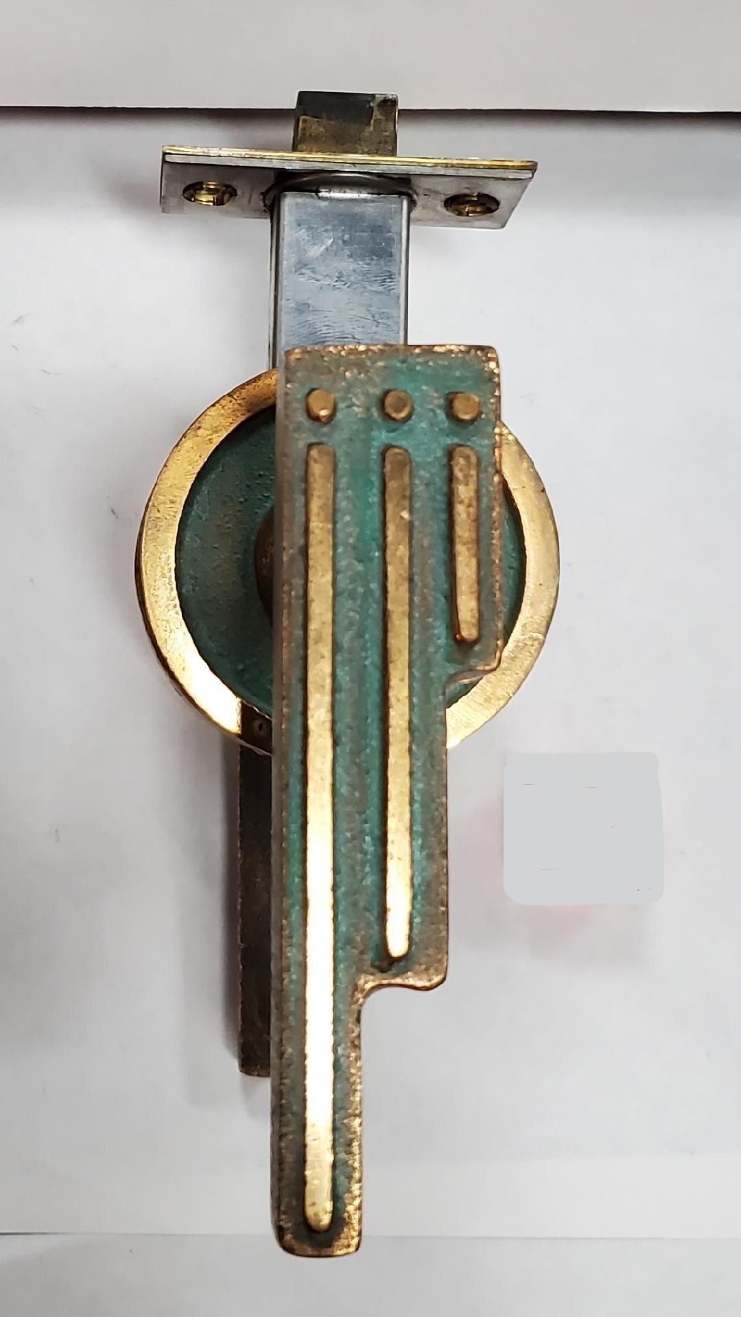 Ottone Pomelli per porte del sud-ovest in ottone massiccio Greene & Greene con accenti dorati Maniero di Pepe Mendoza in vendita