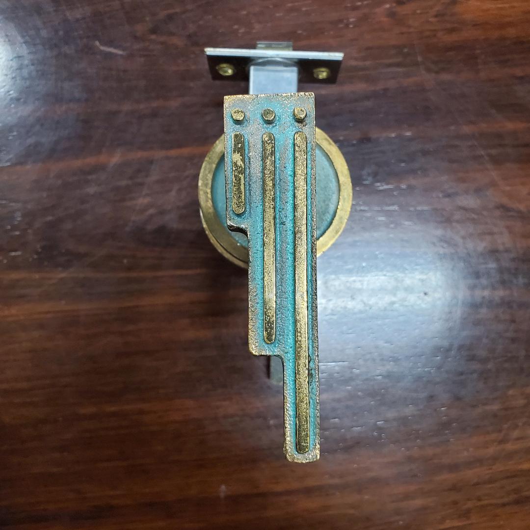 Pomelli per porte del sud-ovest in ottone massiccio Greene & Greene con accenti dorati Maniero di Pepe Mendoza in vendita 1