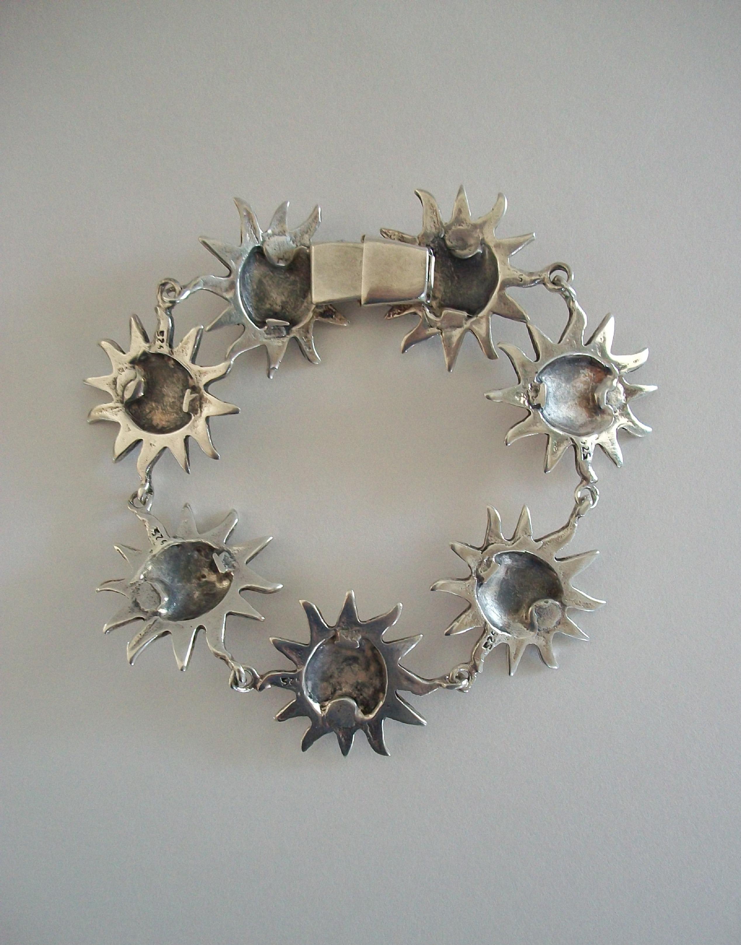 Pulsera de eslabones Sunburst del suroeste de plata de ley - Estados Unidos - Circa 1970's en venta 10