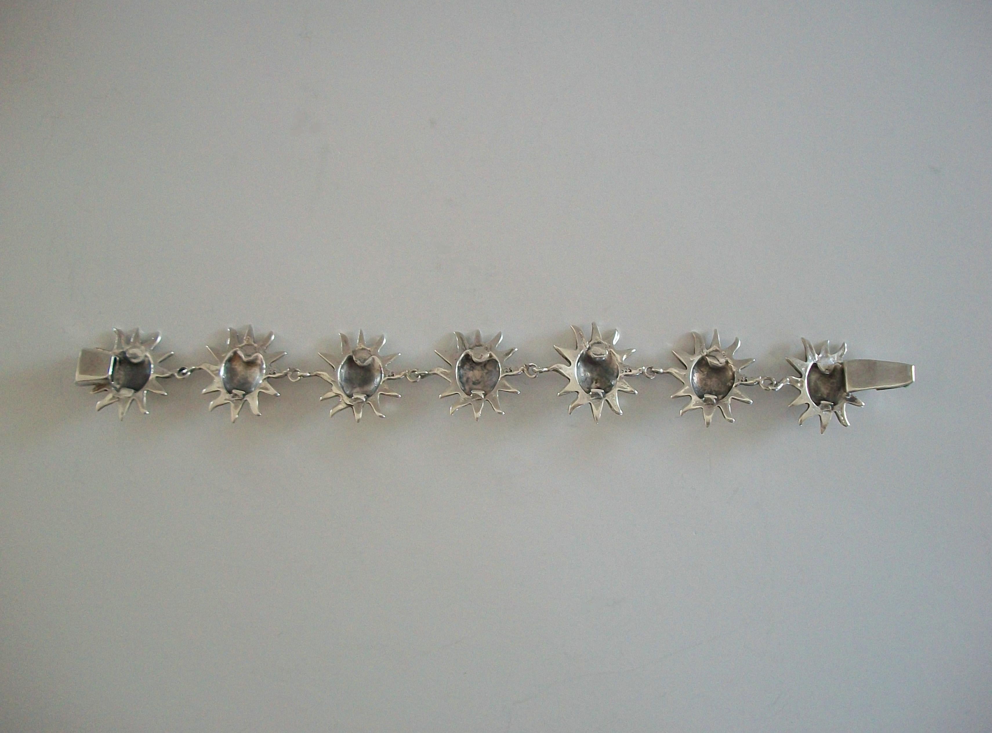 Pulsera de eslabones Sunburst del suroeste de plata de ley - Estados Unidos - Circa 1970's en venta 12