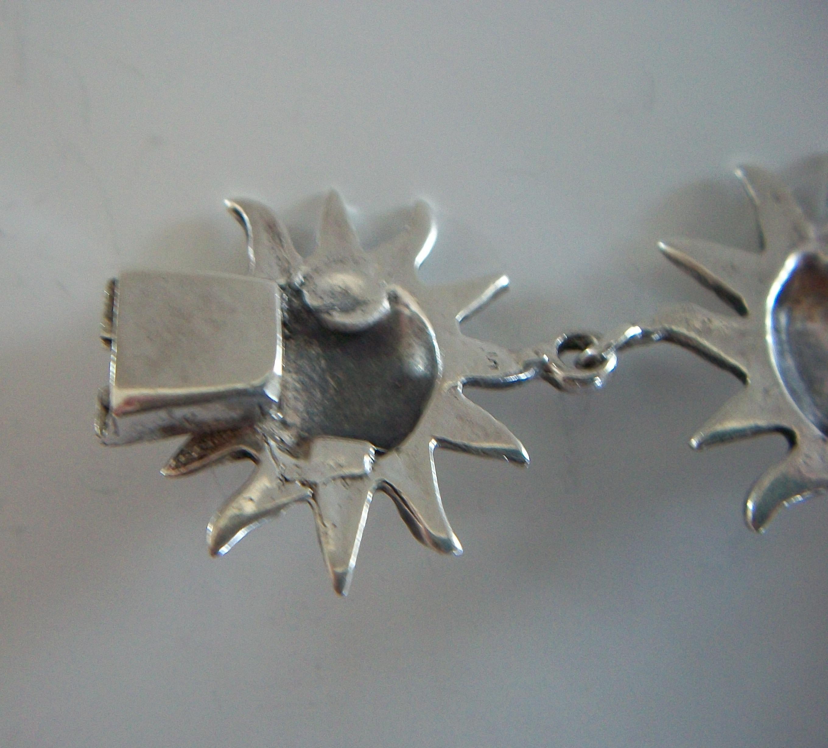 Pulsera de eslabones Sunburst del suroeste de plata de ley - Estados Unidos - Circa 1970's en venta 14