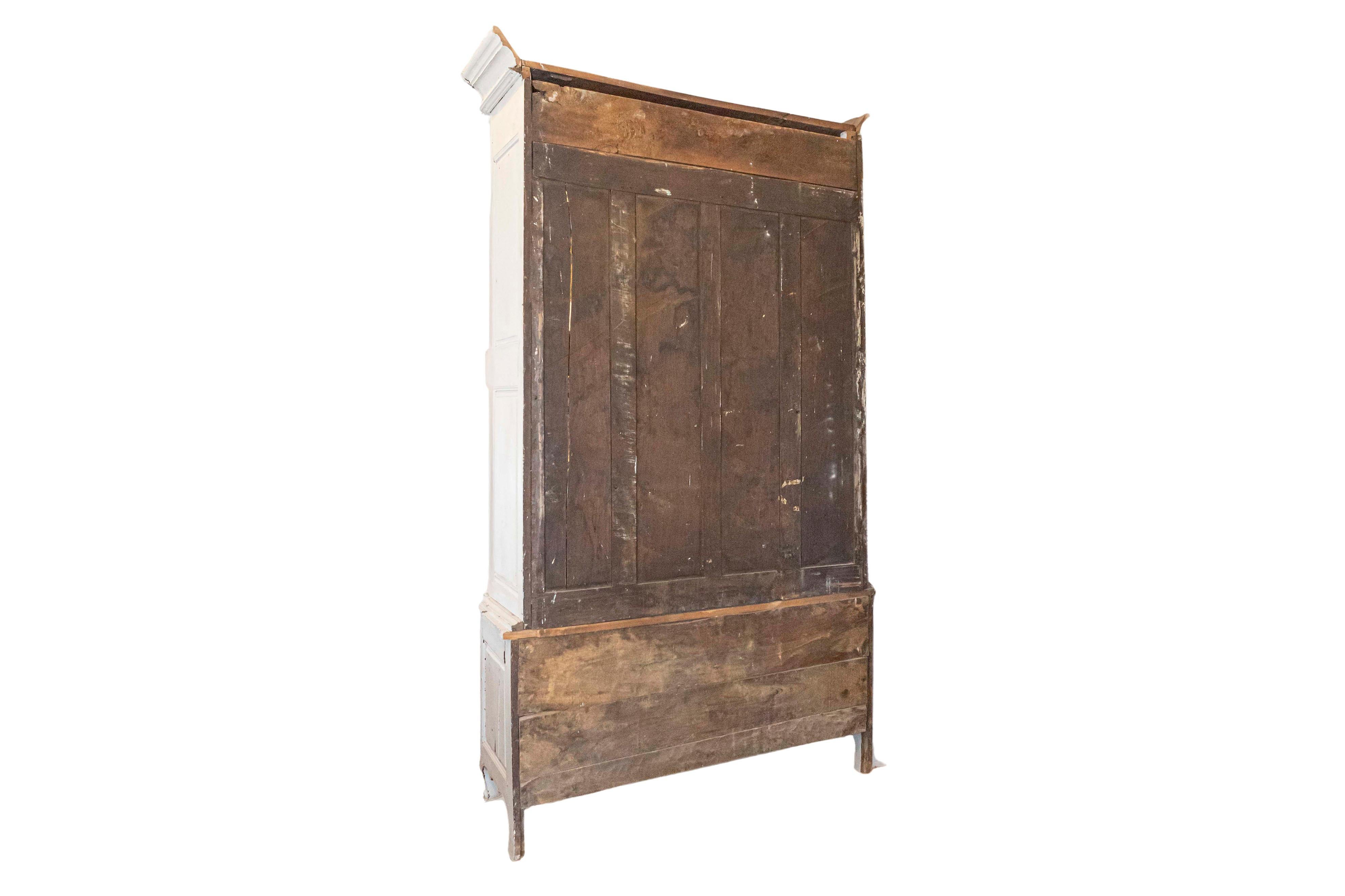XVIIIe siècle Buffet à deux corps Louis XV des années 1760 avec portes en grillage en vente