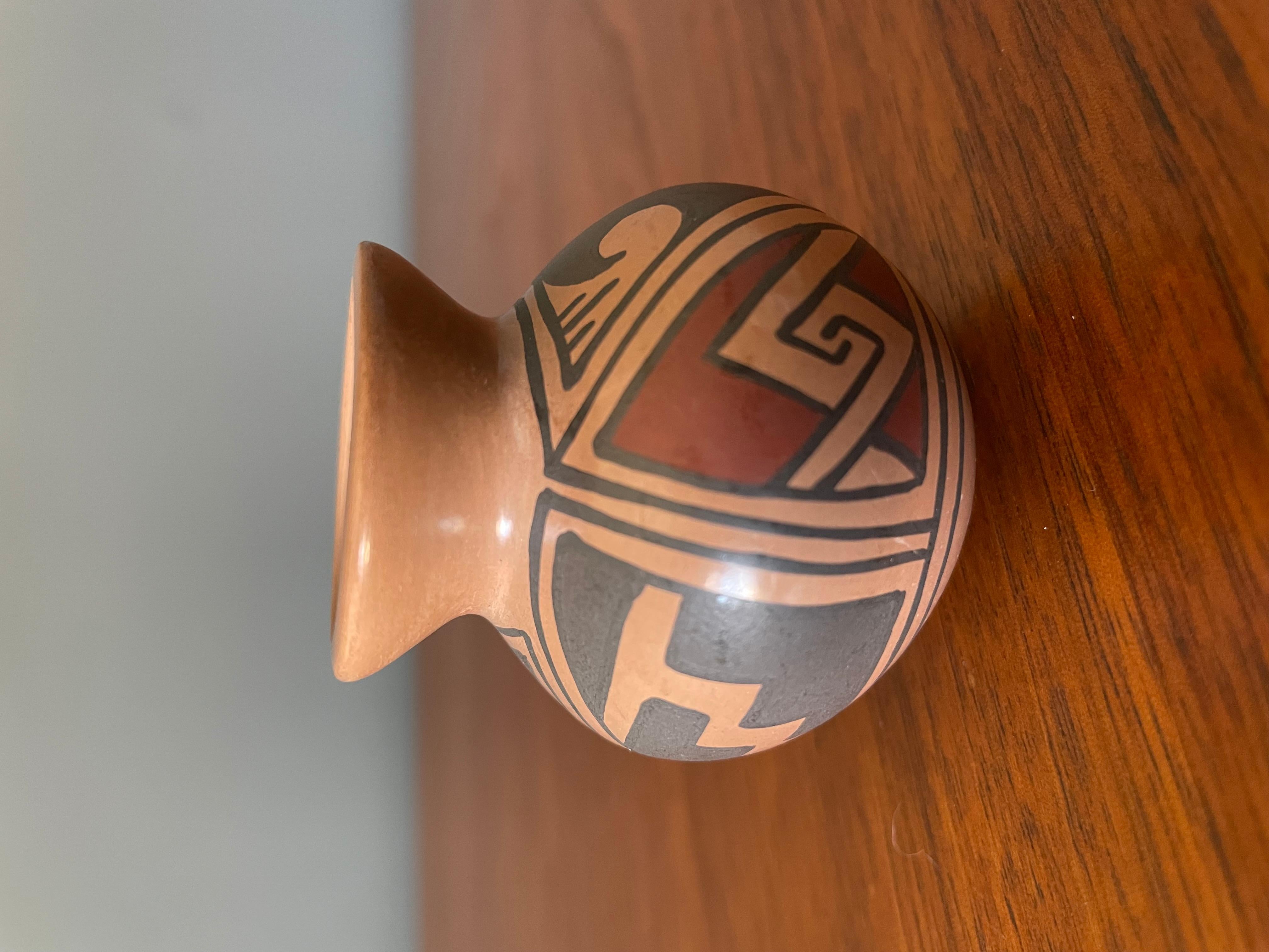 Mini pot en poterie Mata Ortiz du Sud-Ouest signé RRR par Reydesel Reyes Roque Bon état - En vente à Costa Mesa, CA