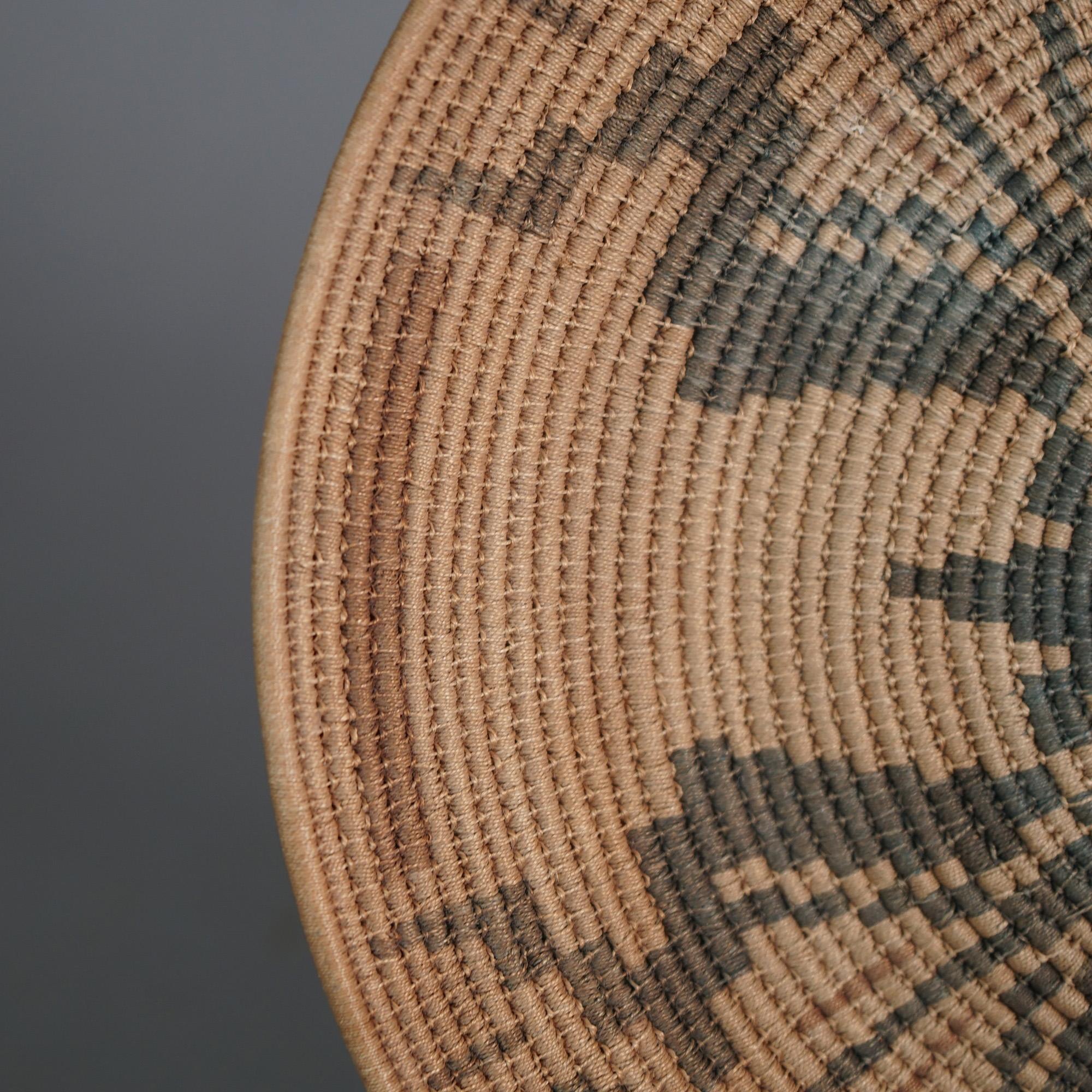 20th Century Southwestern Native American Indian Navajo Bowl with Stylized Floral Decor C1920