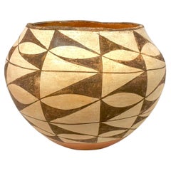 Southwestern Native American Pueblo Pottery Vessel