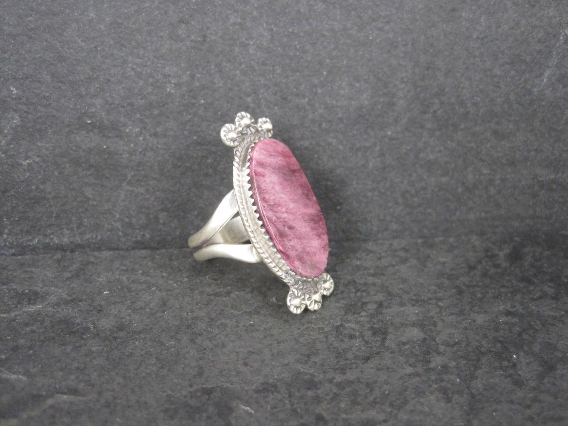 Native American Southwestern Sterling Purple Spiny Oyster Ring Size 9 Signed For Sale