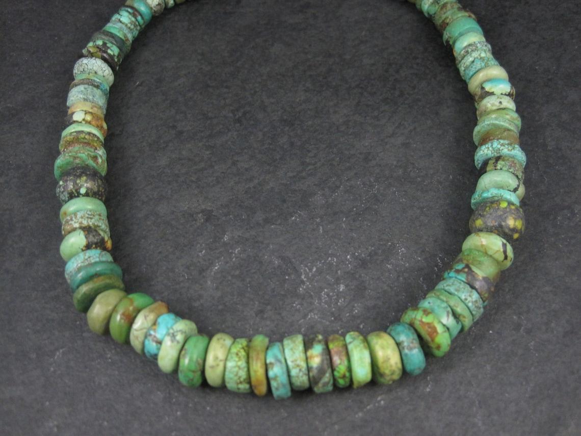 Südwestliche Vintage-Halskette mit grünem Türkis 18 Zoll (Perle) im Angebot