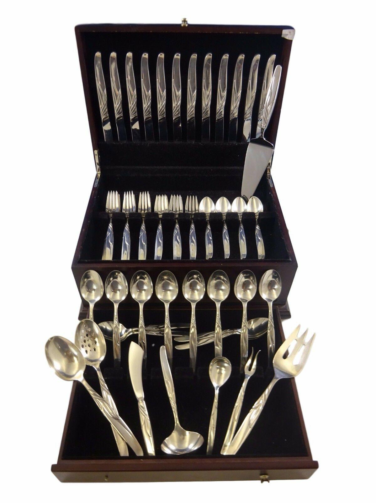 Beautiful Southwind by Towle Sterling silver flatware set - 68 pieces. This set includes:

12 knives, 8 3/4
