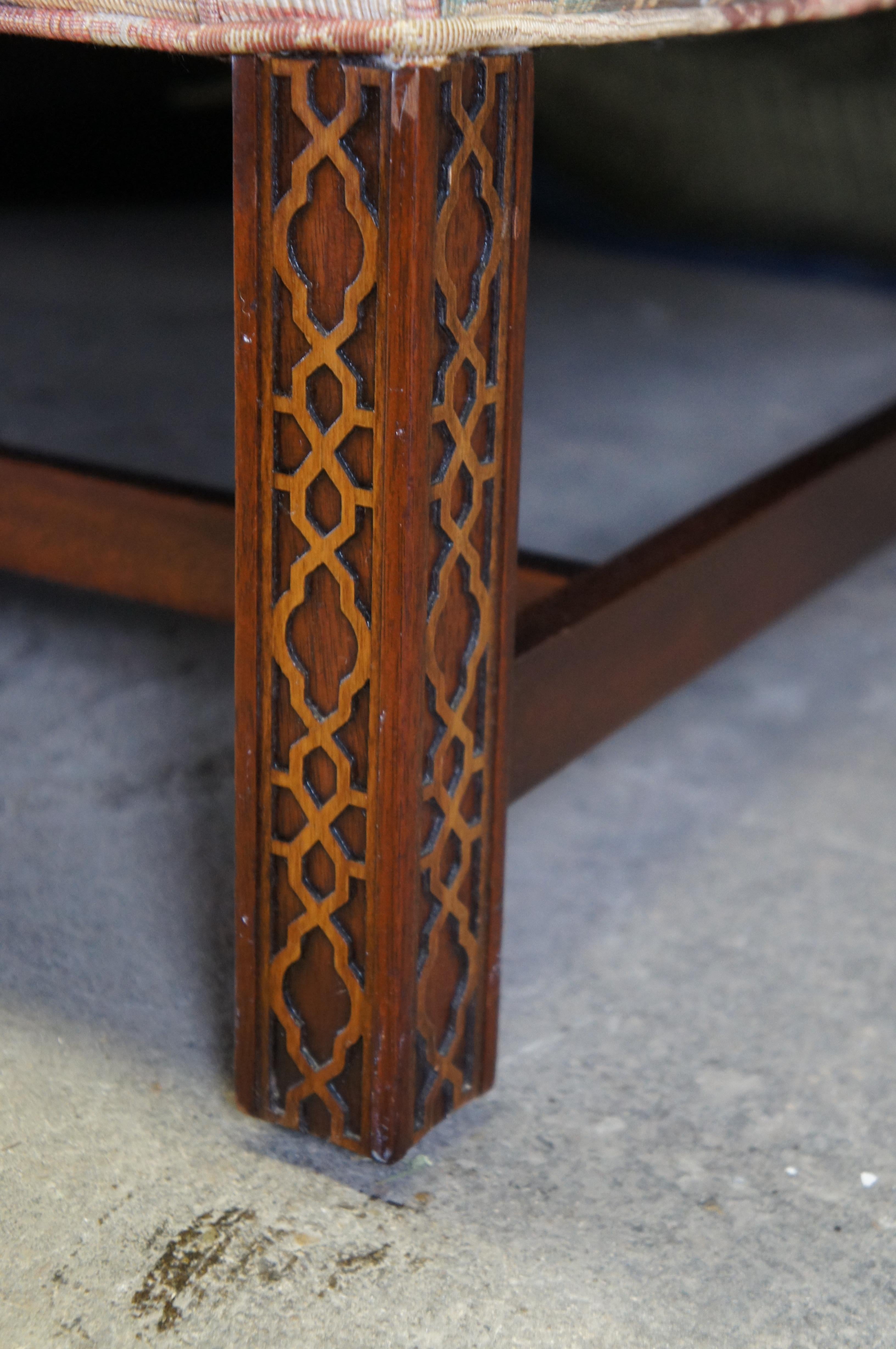 Late 20th Century Southwood Chippendale Mahogany Fretwork Camelback Parlor Settee Sofa Couch 76