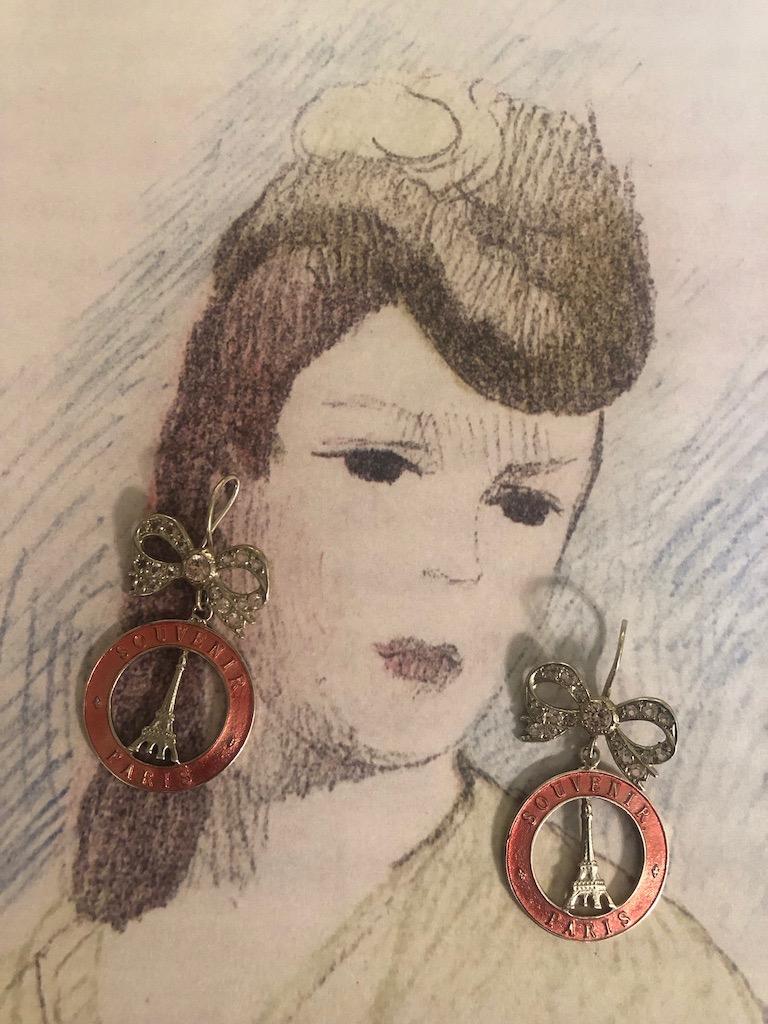 Taille briolette Boucles d'oreilles Souvenir de Paris avec nœuds en cristal Swarovski bleu en vente