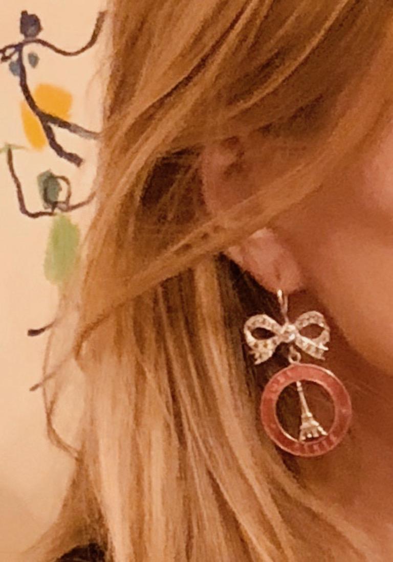 Boucles d'oreilles Souvenir de Paris avec nœuds en cristal Swarovski Neuf - En vente à New York, NY