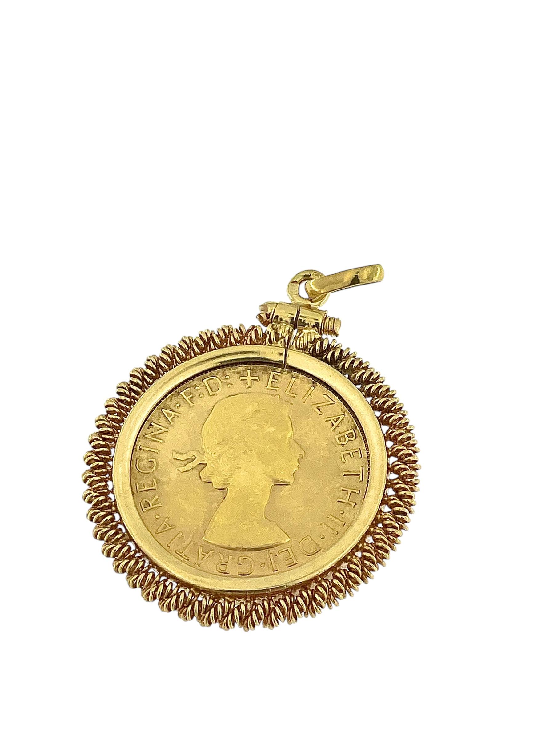 Women's or Men's Sovereign Elizabeth Coin Set on 19 karat Yellow Gold Pendant
