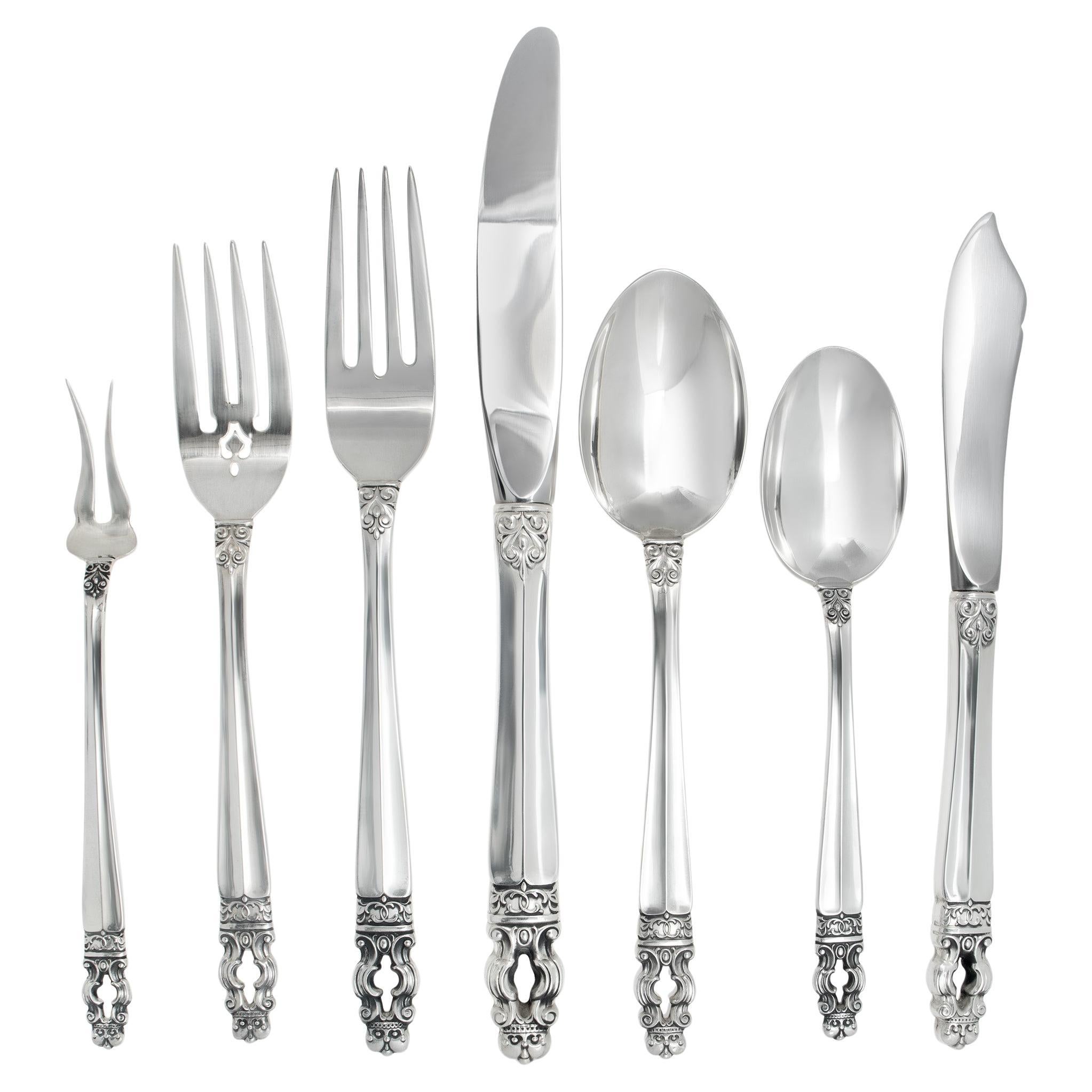 SOVEREIGN HISPANIA 5 Place setting for 8 w/ 5 serving pieces. 45 Pieces total For Sale