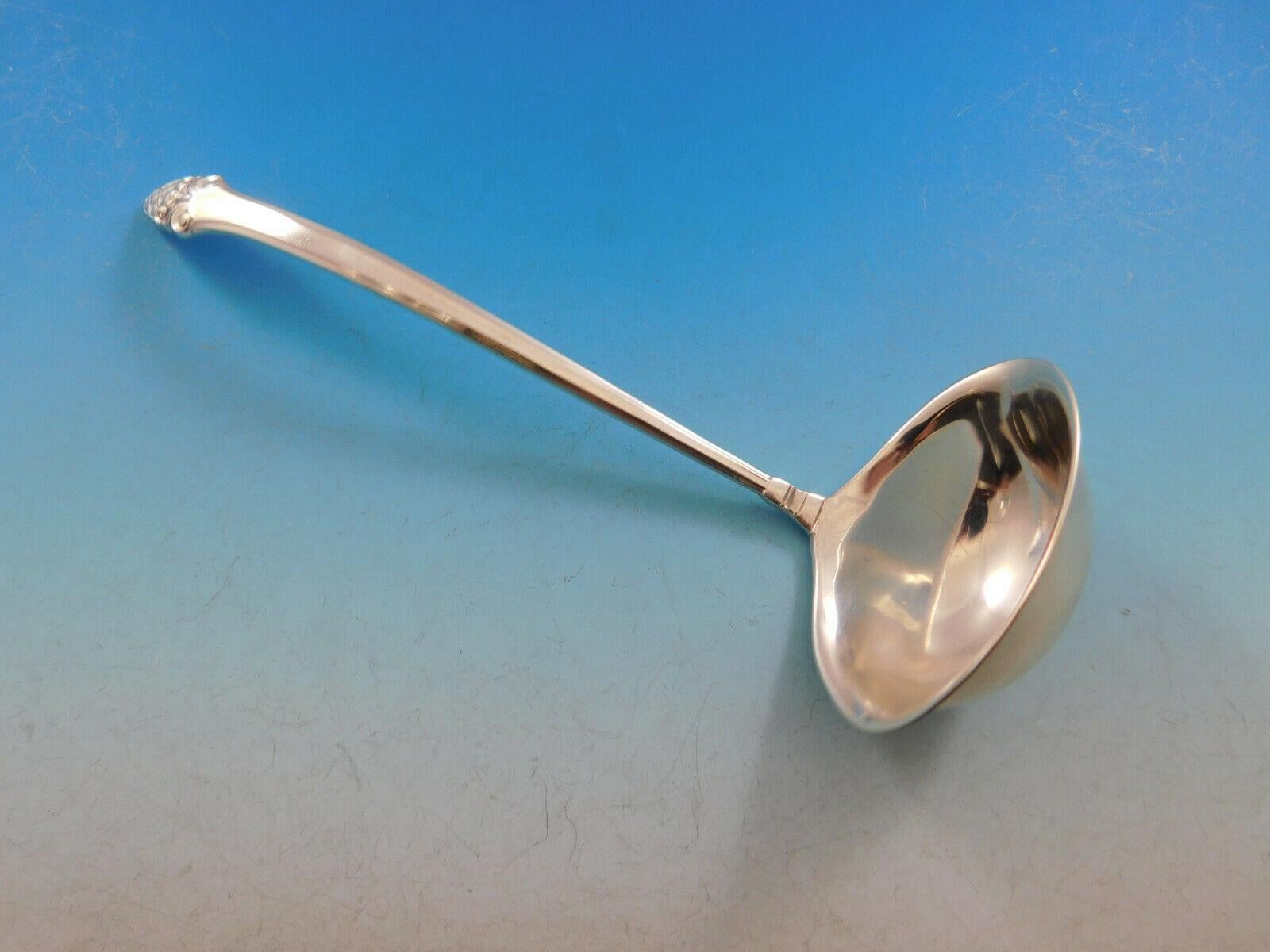 Juego de cubiertos de plata de ley Sovereign Old by Gorham 103 piezas Bellota estilizada en venta 4