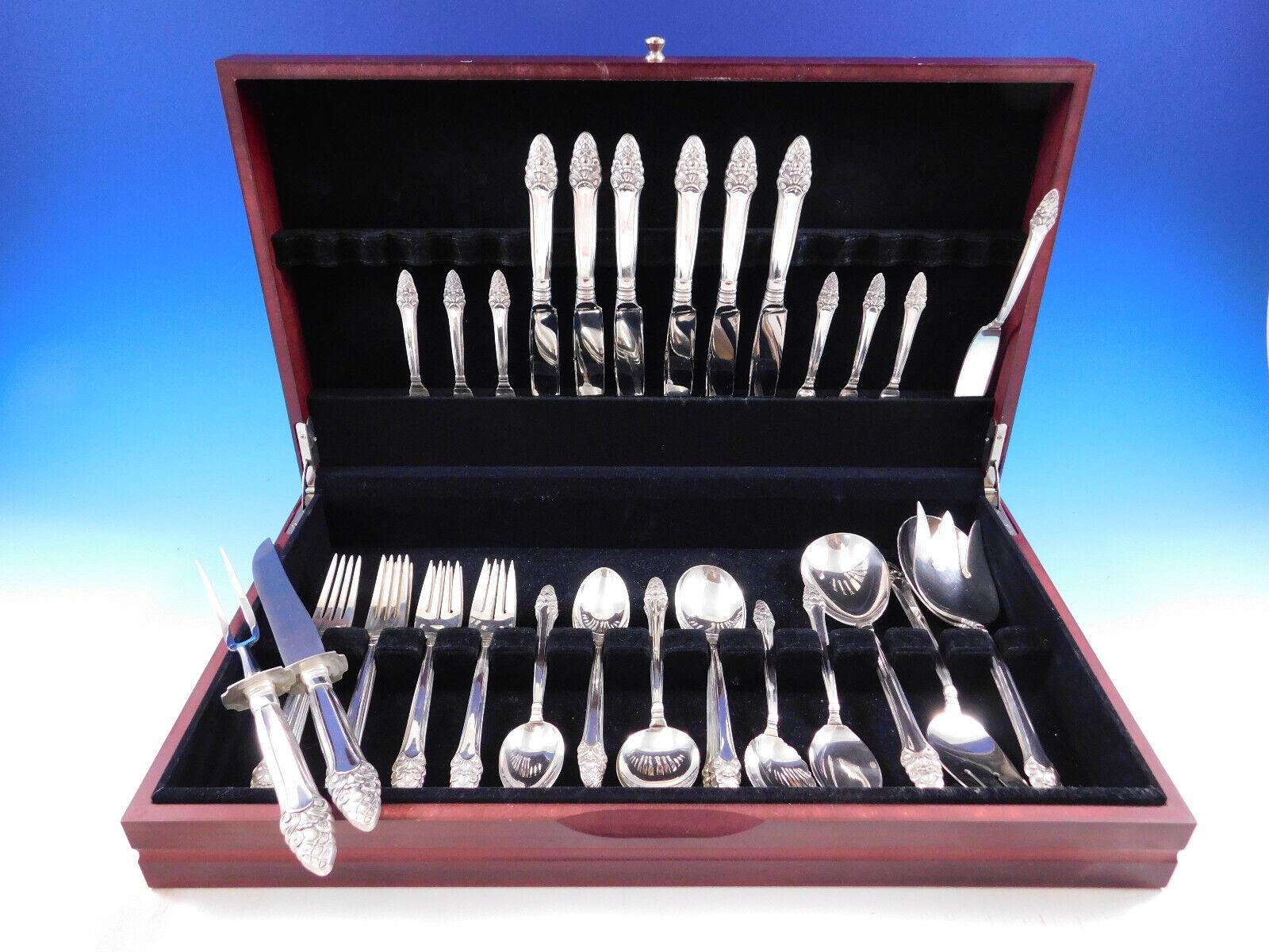 Stunning Sovereign Old by Gorham c1941 Sterling Silver Flatware set - 45 pieces. This set includes:

6 Knives, 8 7/8