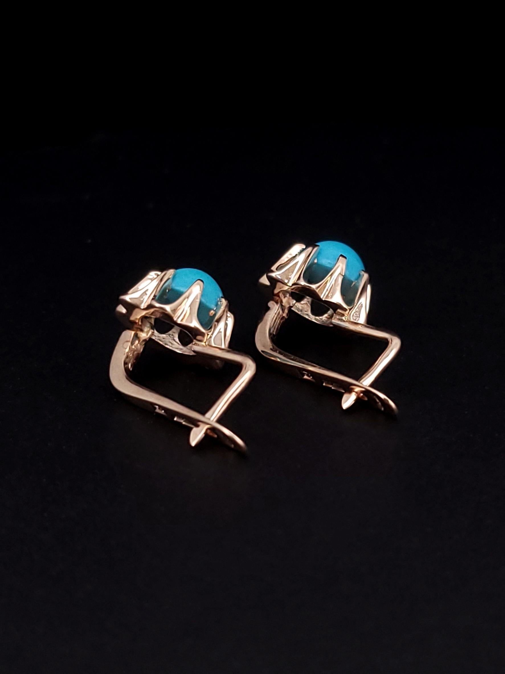 Round Cut Soviet 14k Gold Turquoise Flower Earrings For Sale
