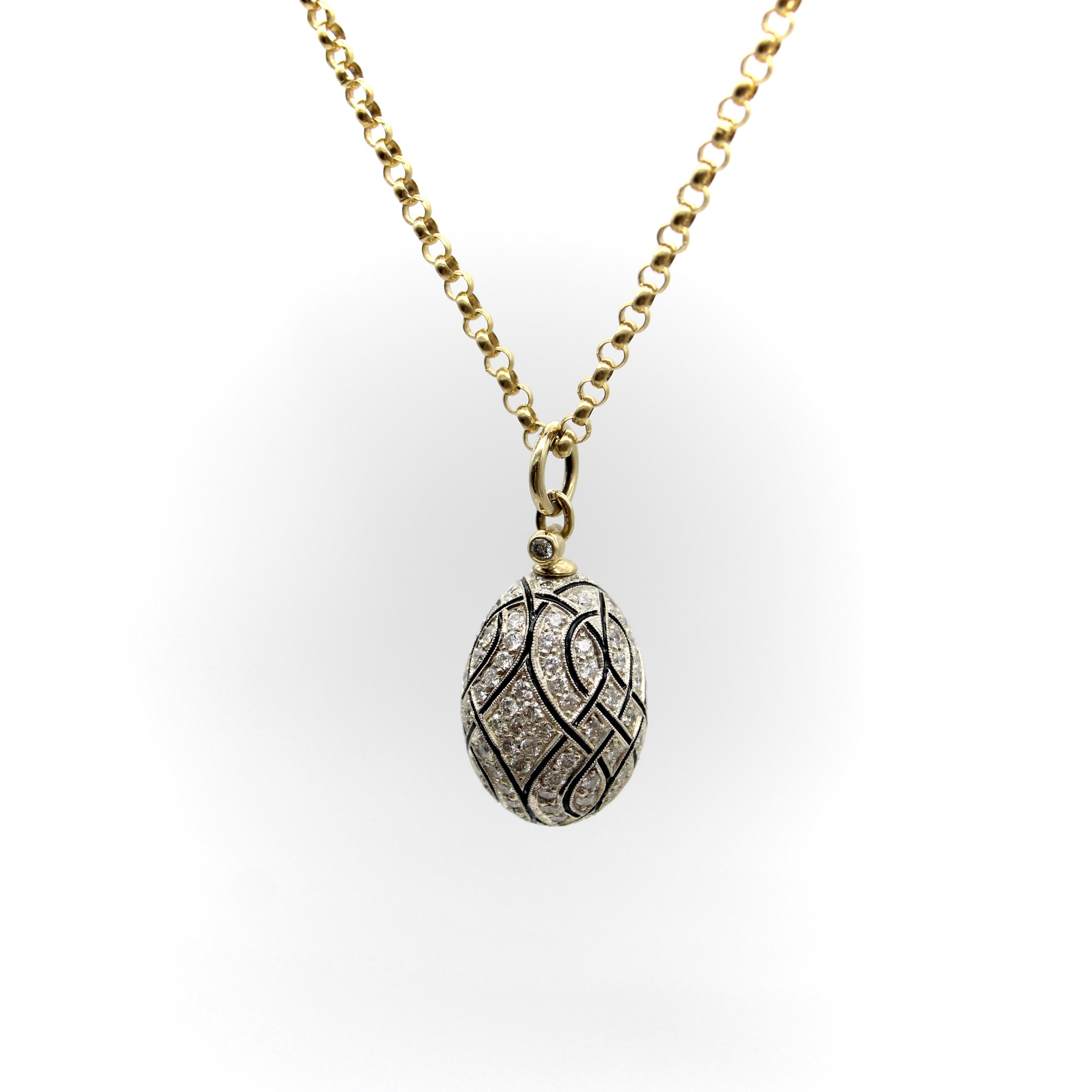 Sowjetische 18 Karat Gold und Sterlingsilber Vintage Mikro Pave Diamant-Eier-Anhänger (Einfacher Schliff)