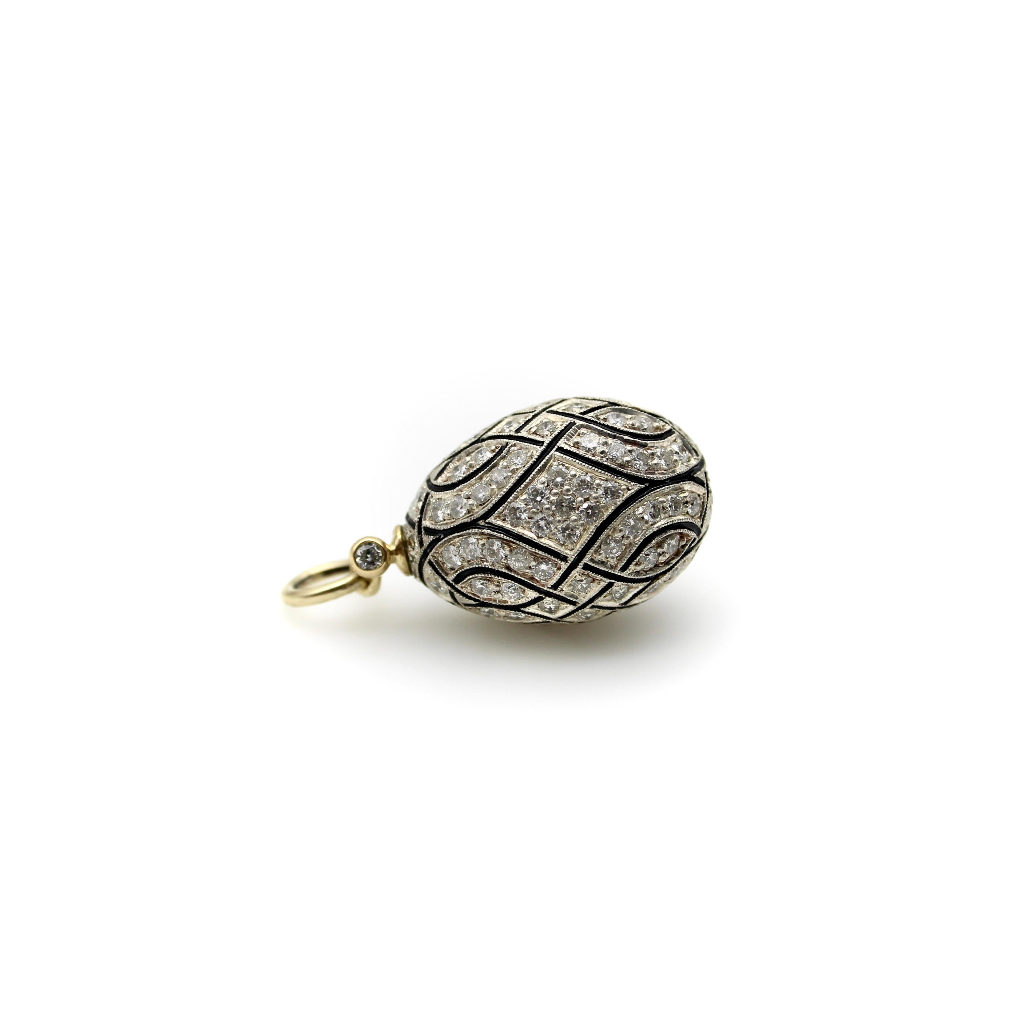Sowjetische 18 Karat Gold und Sterlingsilber Vintage Mikro Pave Diamant-Eier-Anhänger im Zustand „Gut“ in Venice, CA