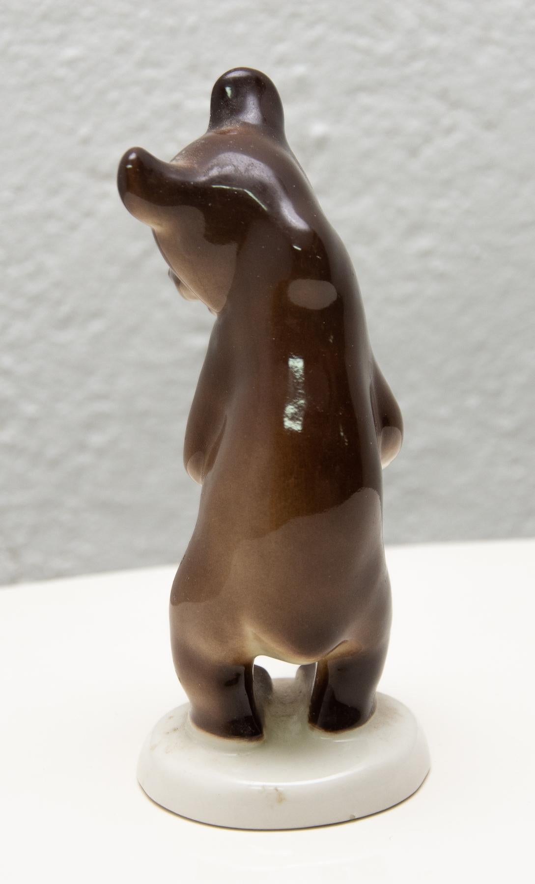 Ceramica Scultura in ceramica dell'Unione Sovietica raffigurante un orso, 1970 in vendita