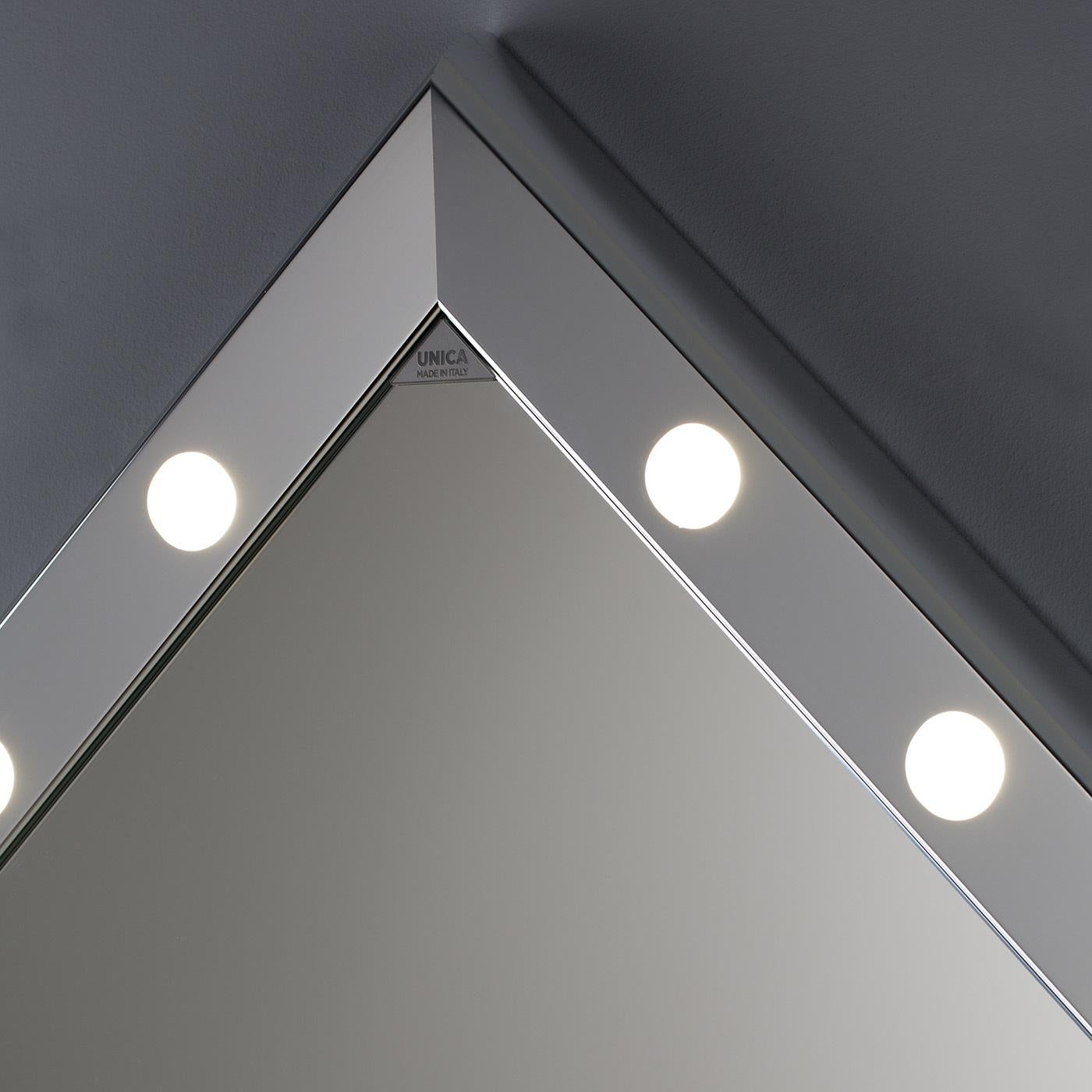 Modern SP Diamond Lighted Wall Mirror