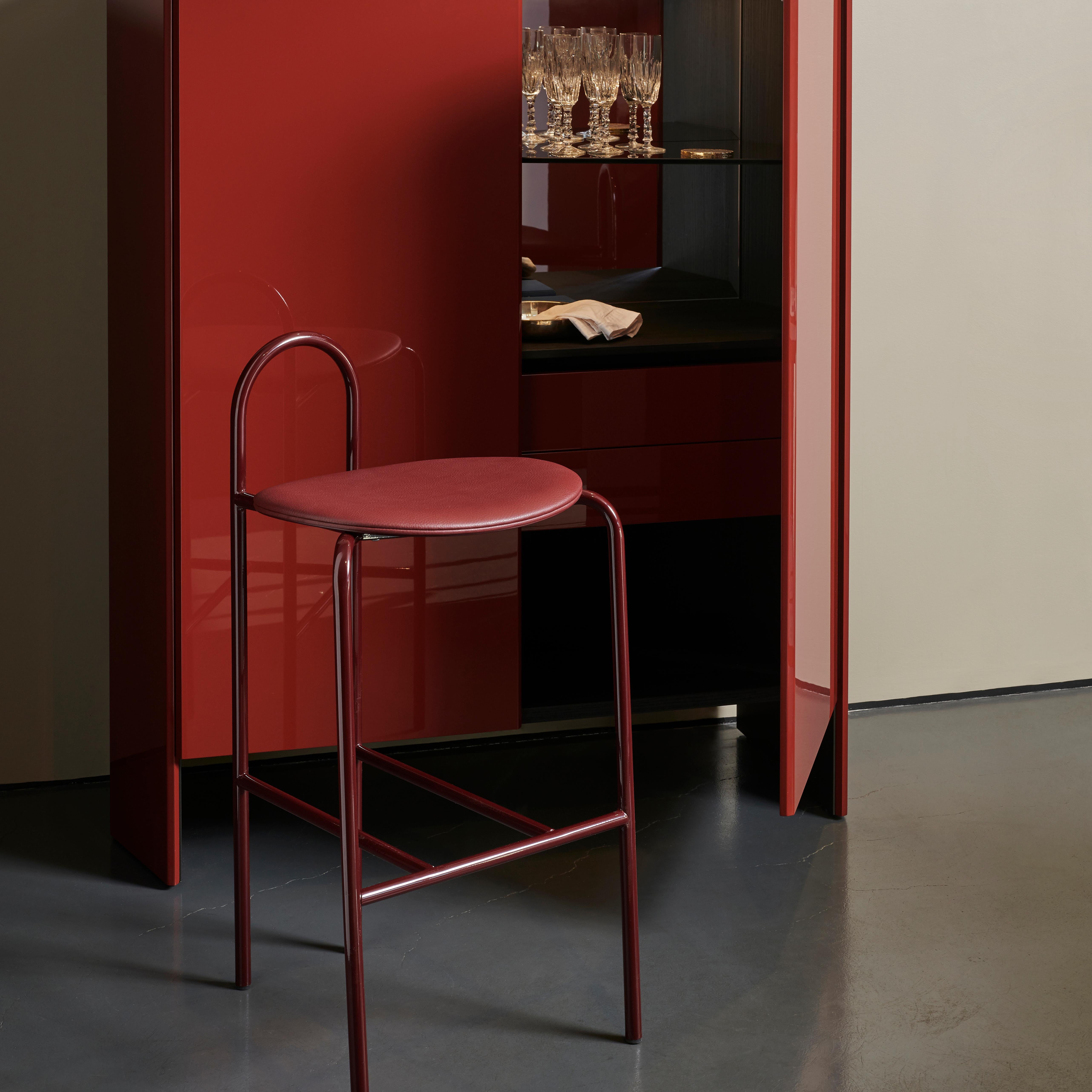 Italian SP01 Michelle Low Bar Stool in Edinburgh Oxblood Leather, Made in Italy For Sale