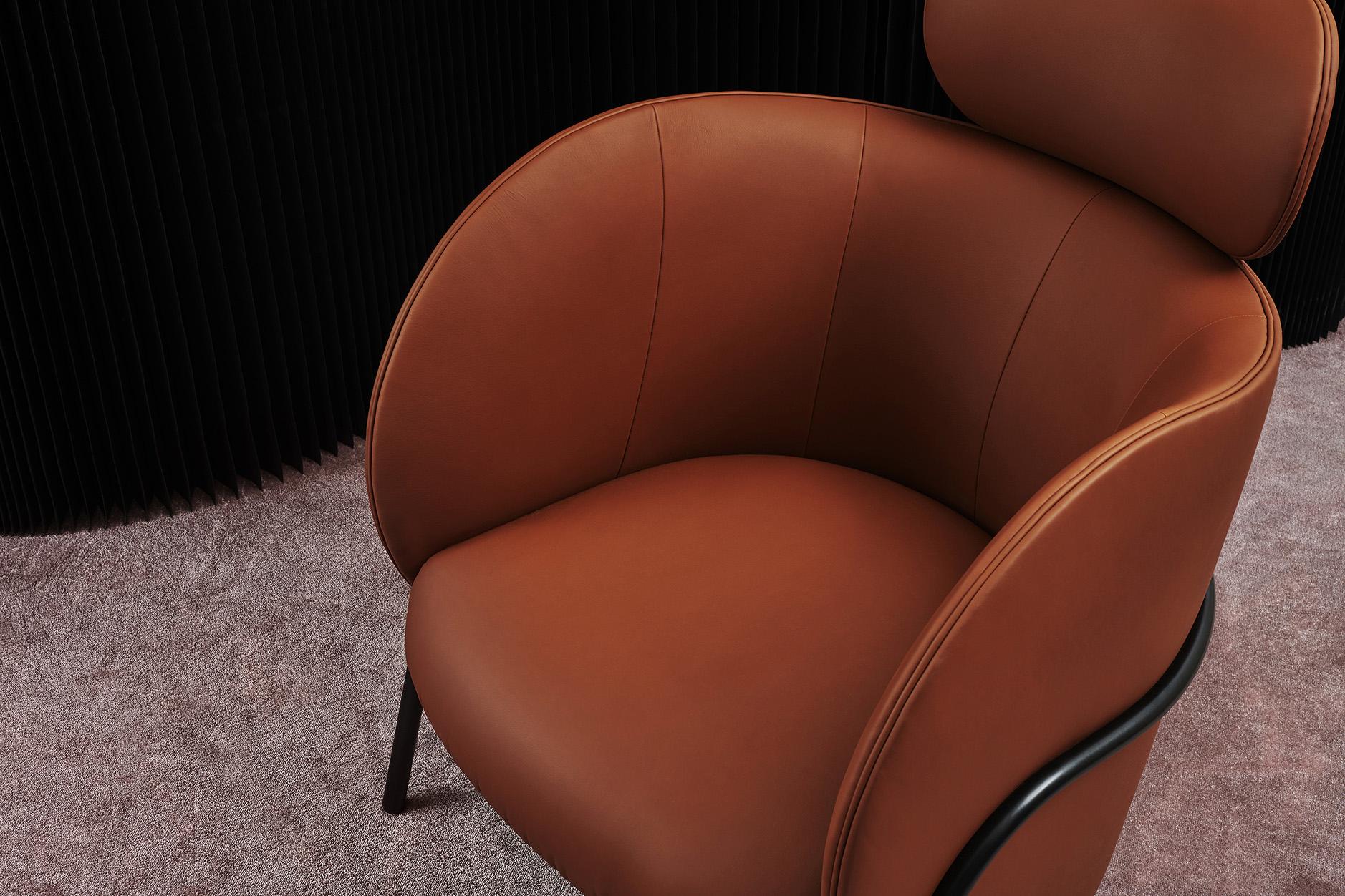 Leather SP01 Royce Armchair with Headrest in London Smoke, Made in Italy For Sale