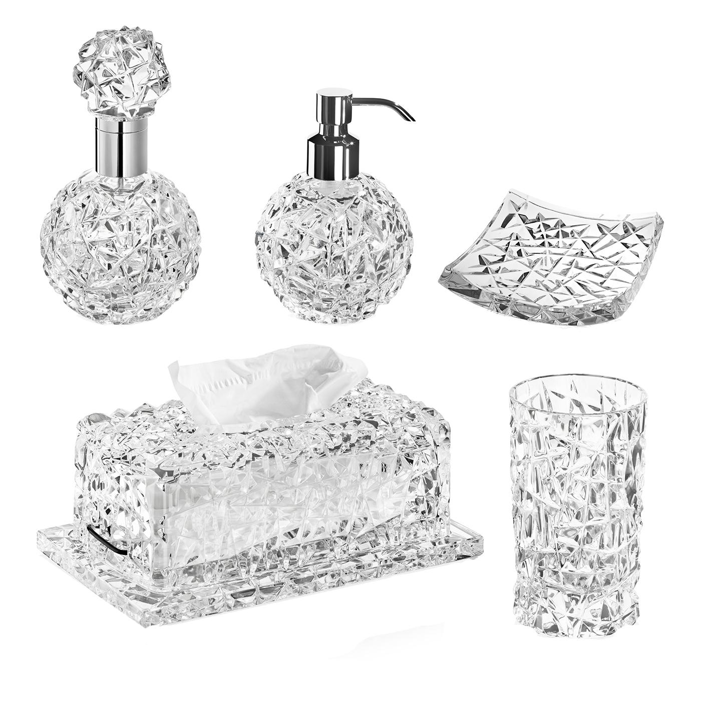 This precious and sophisticated set comprises five pieces that will infuse elegance in any bathroom. Functional and decorative, this set is made of transparent glass adorned with a superb textural decoration, and is part of the Spa Sinfonia. It