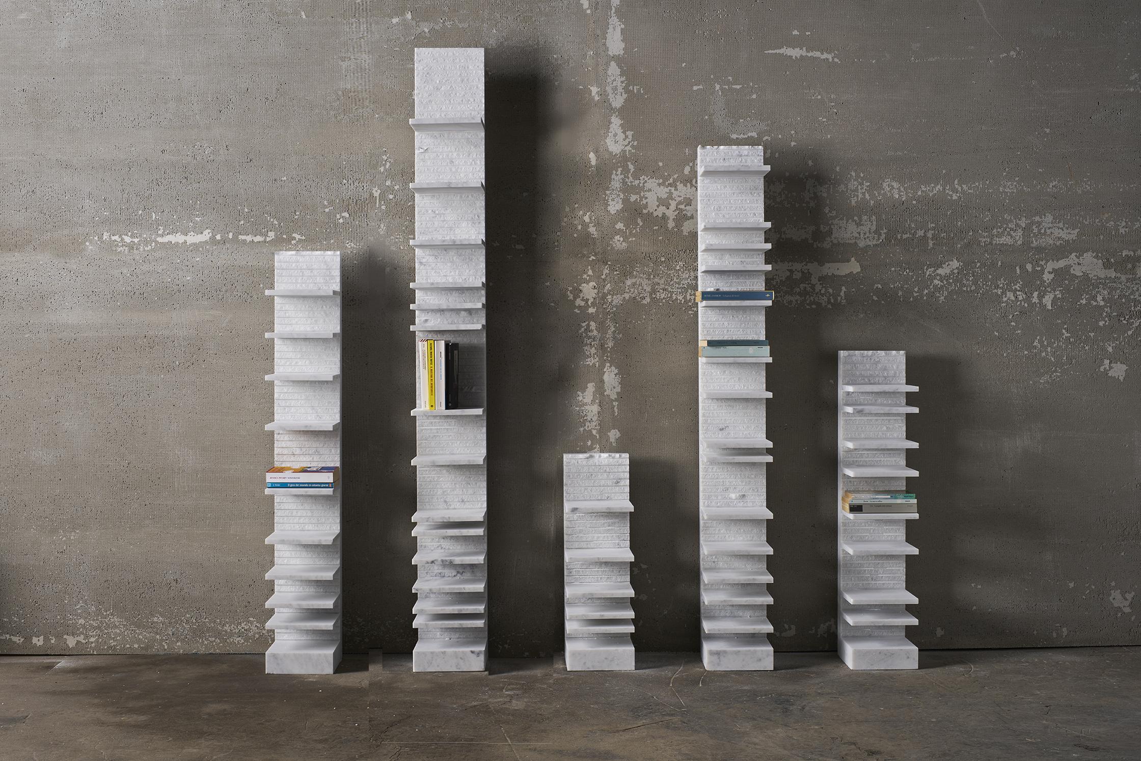 Spacco 120 Vertical Bookcase in Bianco Carrara Marble by Bufalini Marmi (Italienisch) im Angebot