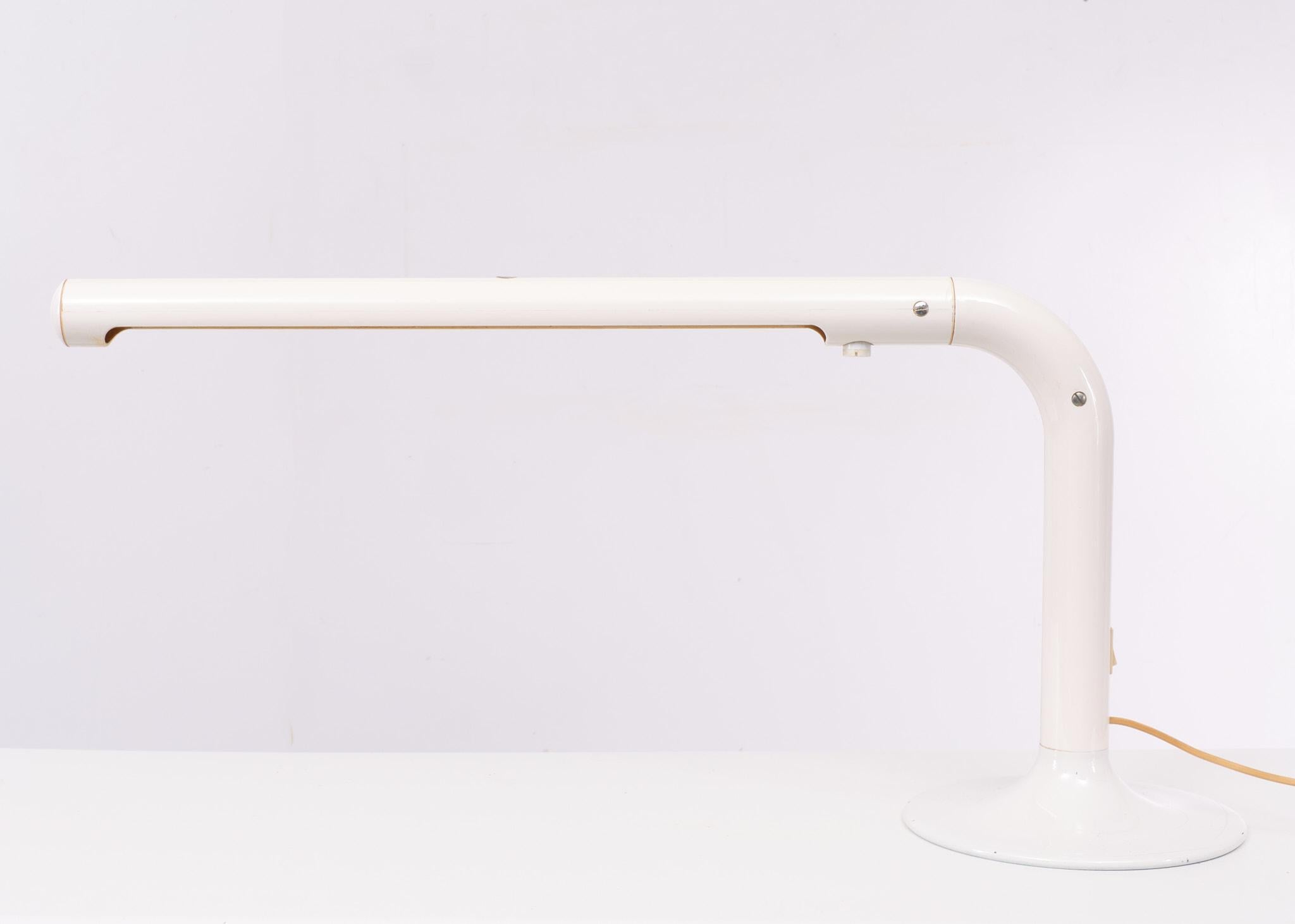 Fin du 20e siècle Lampe de table à tube des années 1970 de Anders Pehrson pour Ateljé Lyktan en vente