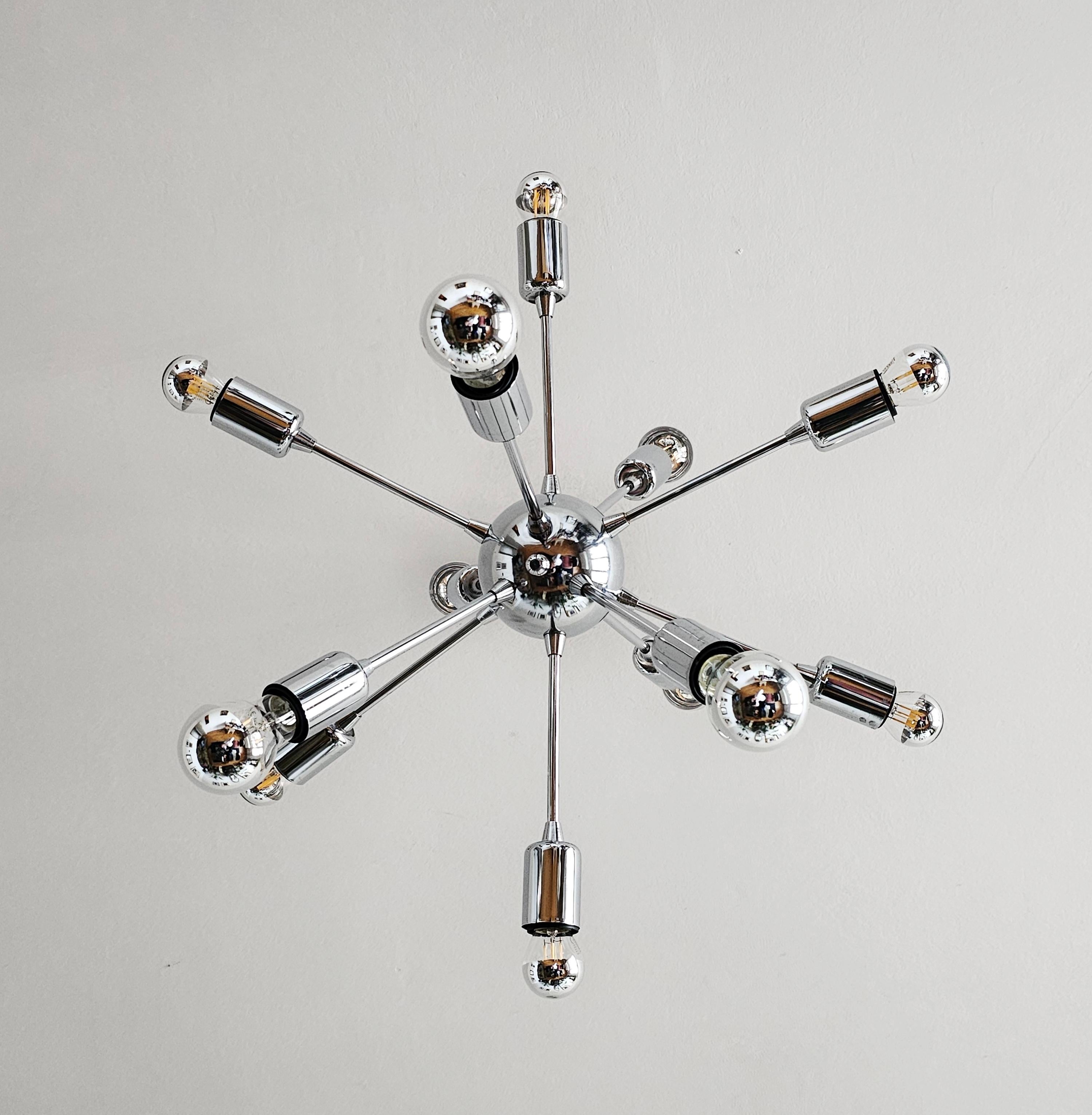 Fin du 20e siècle Lustre Spoutnik à 12 bras de l'ère spatiale en chrome, Autriche, années 1980 en vente
