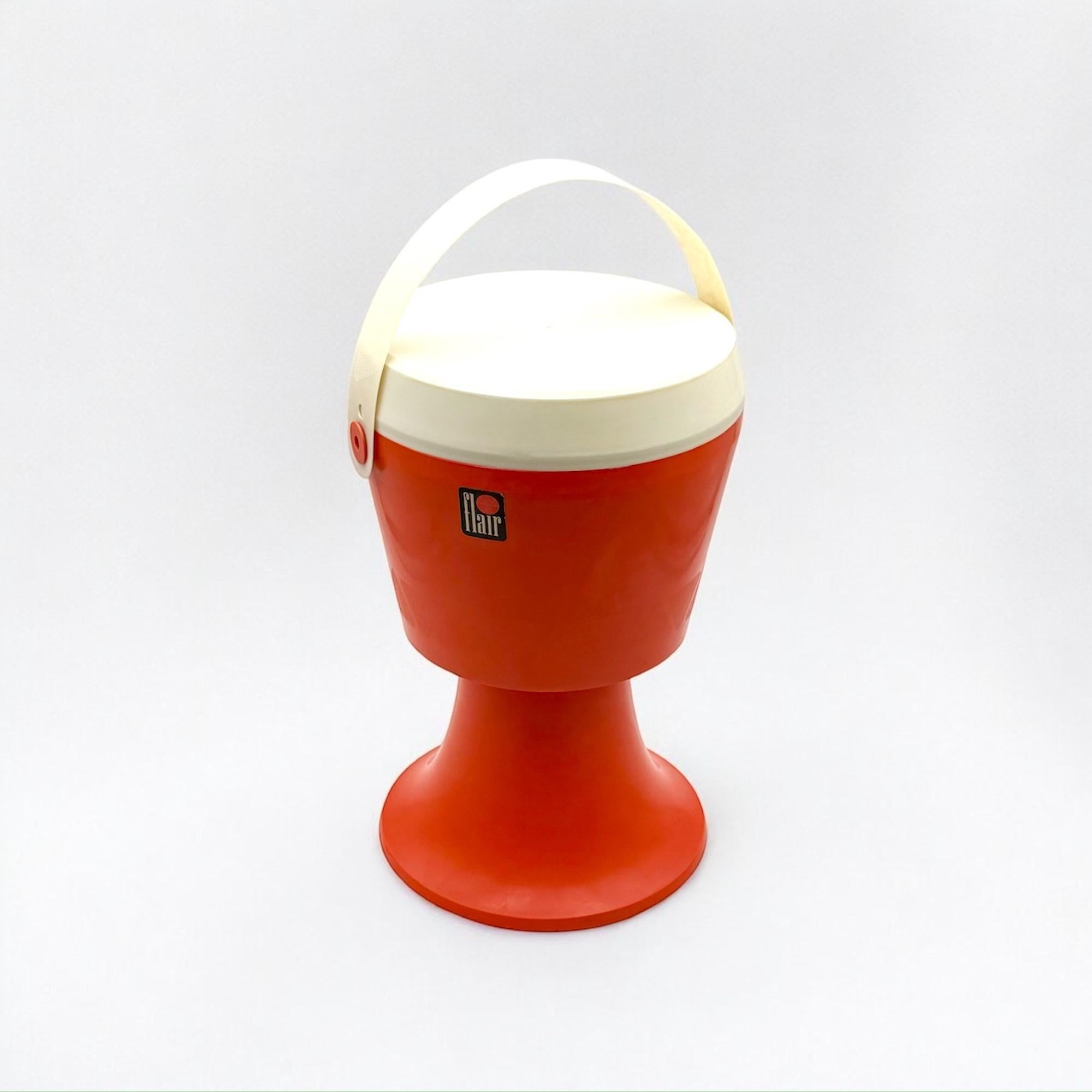 Space Age 1970s Stool with Storage Box in Vibrant Orange by Flair In Good Condition In San Benedetto Del Tronto, IT