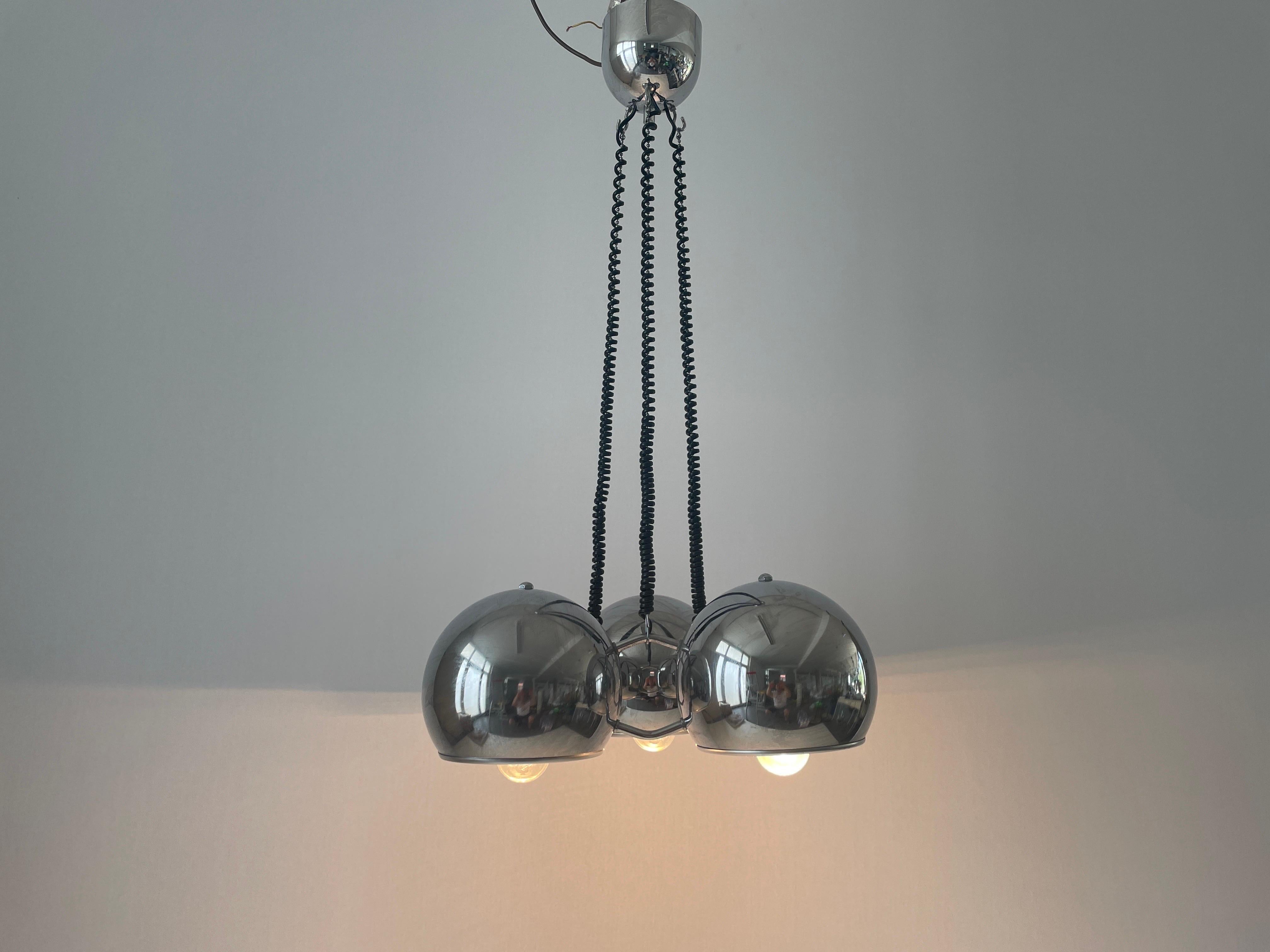 Plafonnier à 3 têtes de l'ère spatiale de Reggiani, 1970, Italie en vente 1