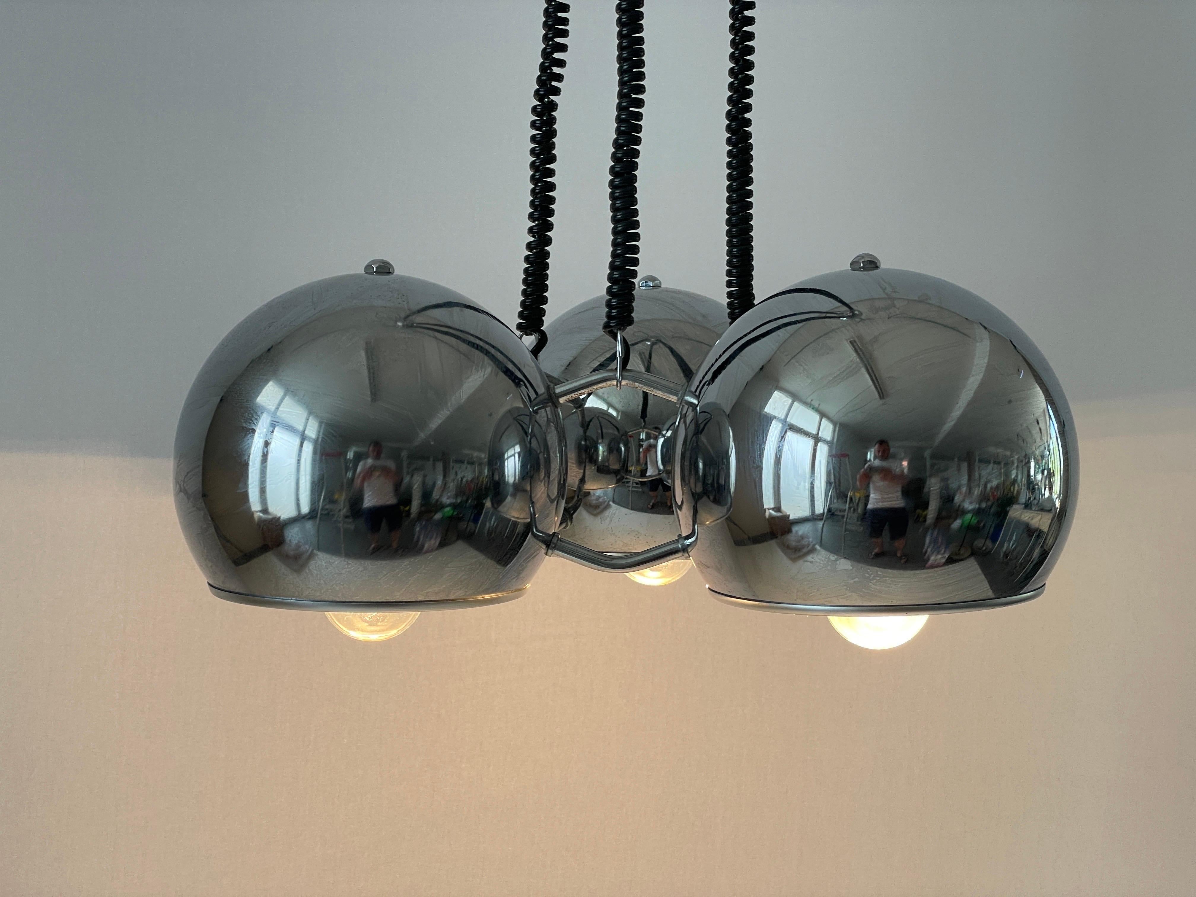 Plafonnier à 3 têtes de l'ère spatiale de Reggiani, 1970, Italie en vente 2