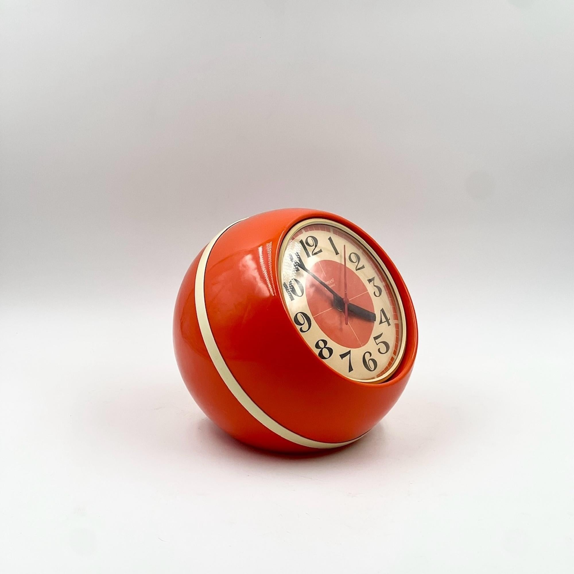 Late 20th Century Space Age 70s Design Clock by Comsest - Rare Orange Tabletop Decor Made in Italy