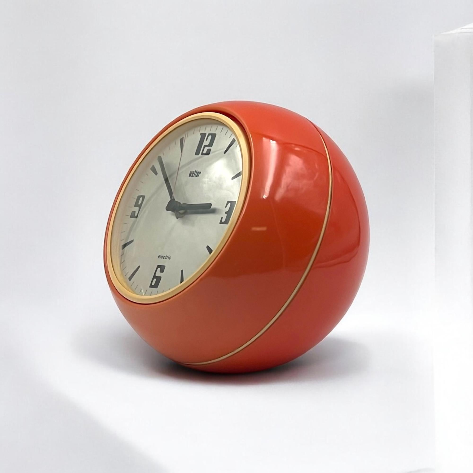 Space Age 70s Design Clock Wetter - Rare Orange Tabletop Decor Made in Germany In Good Condition In San Benedetto Del Tronto, IT