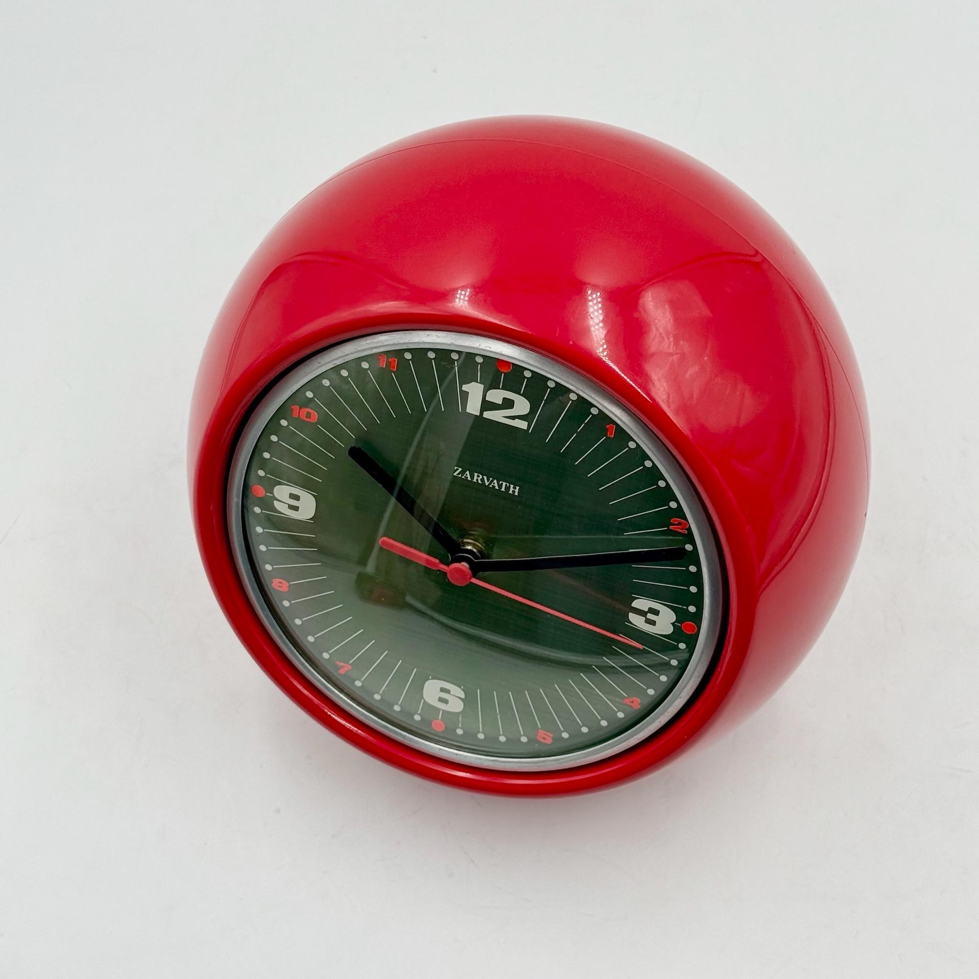 Orologio di design anni '70 con design a forma di orbita rossa - Decorazione da tavolo vintage in vendita 2