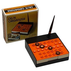 Space Age 70s Desk Organizer - Ewiger Kalender Italienisch Edition