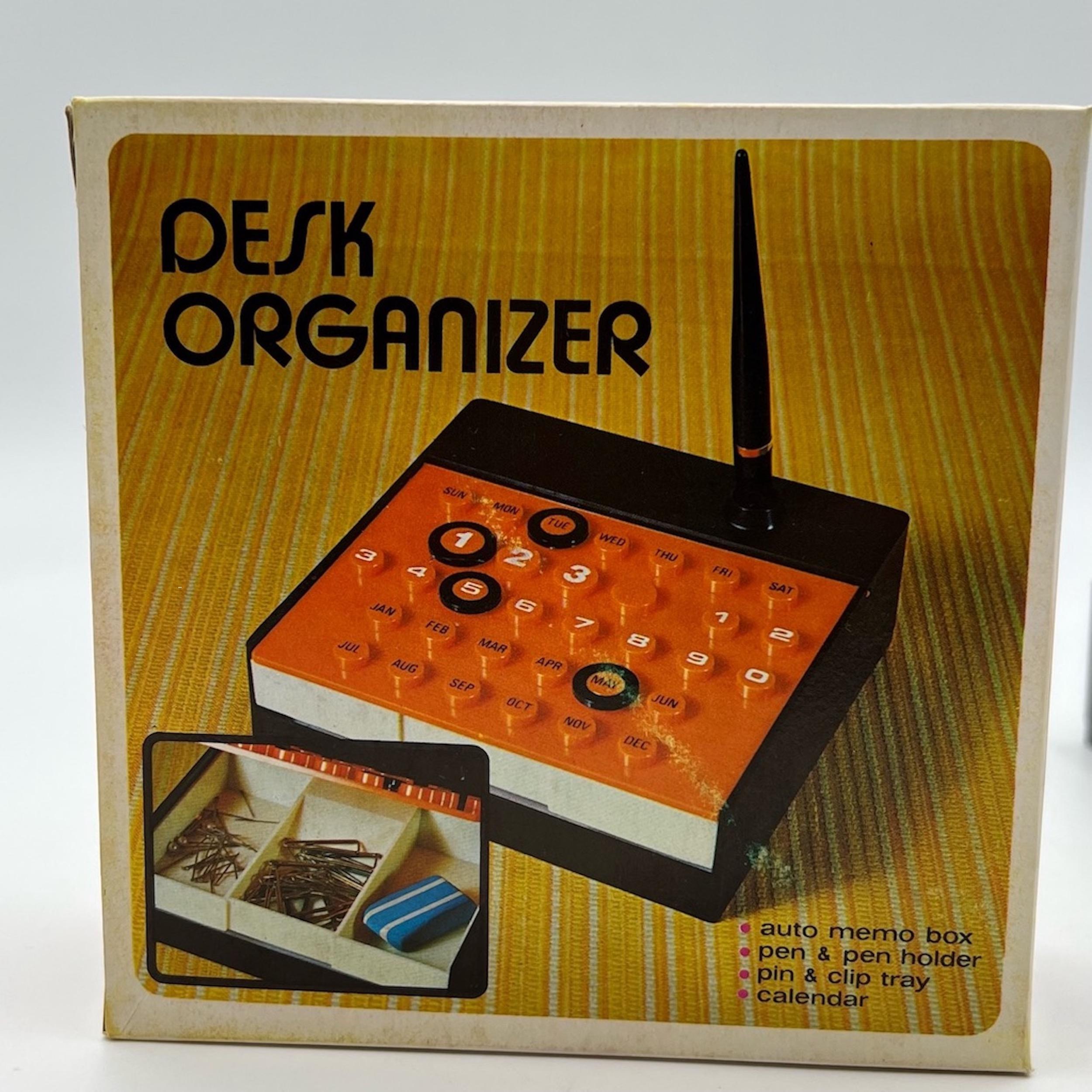 Hong Kong Space Age 70s Desk Organizer - Vintage Perpetual Calendar Italian Edition For Sale