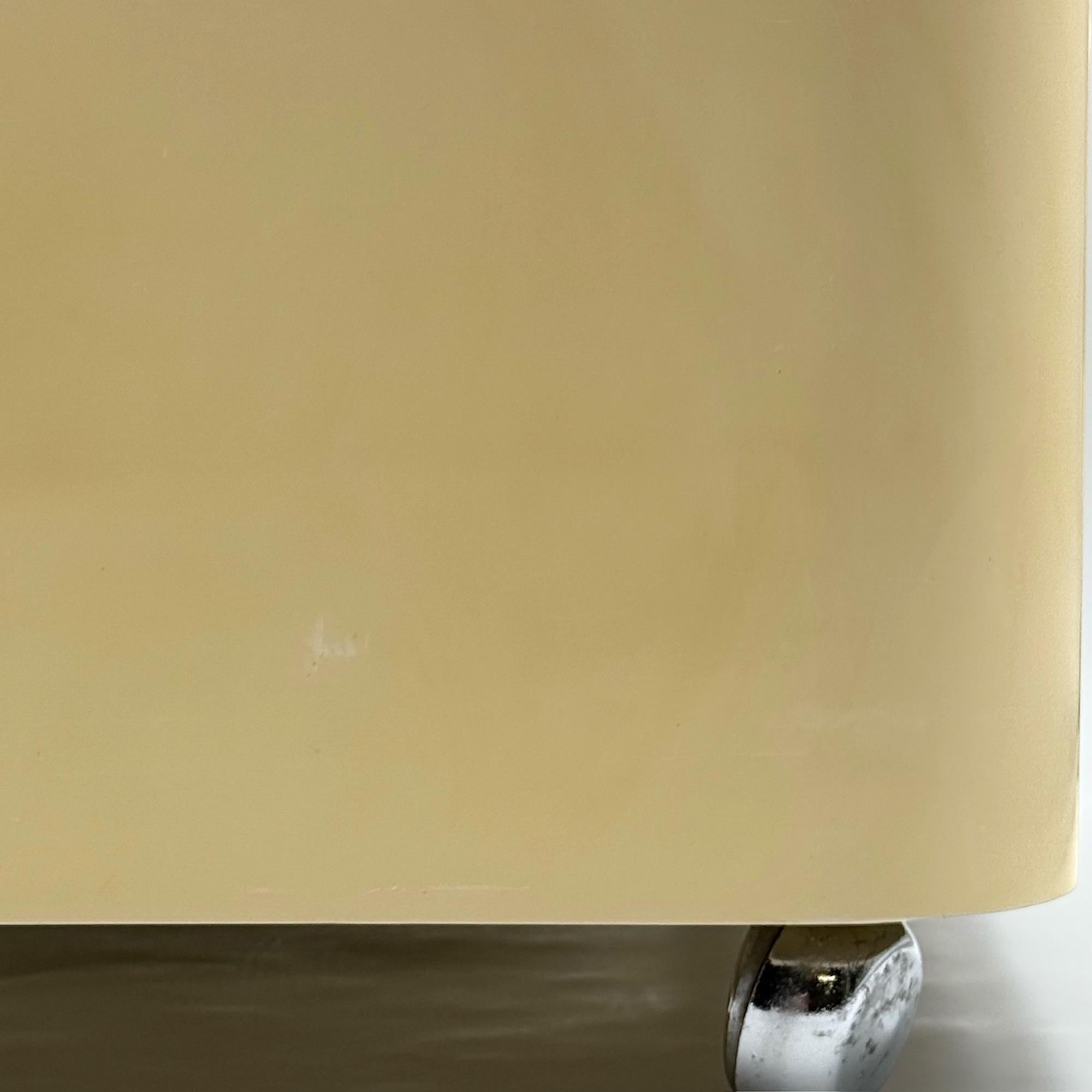 Mesa de los años 70 Space Age con compartimento de almacenaje DIME de Marcello Siard para Longato Plástico en venta