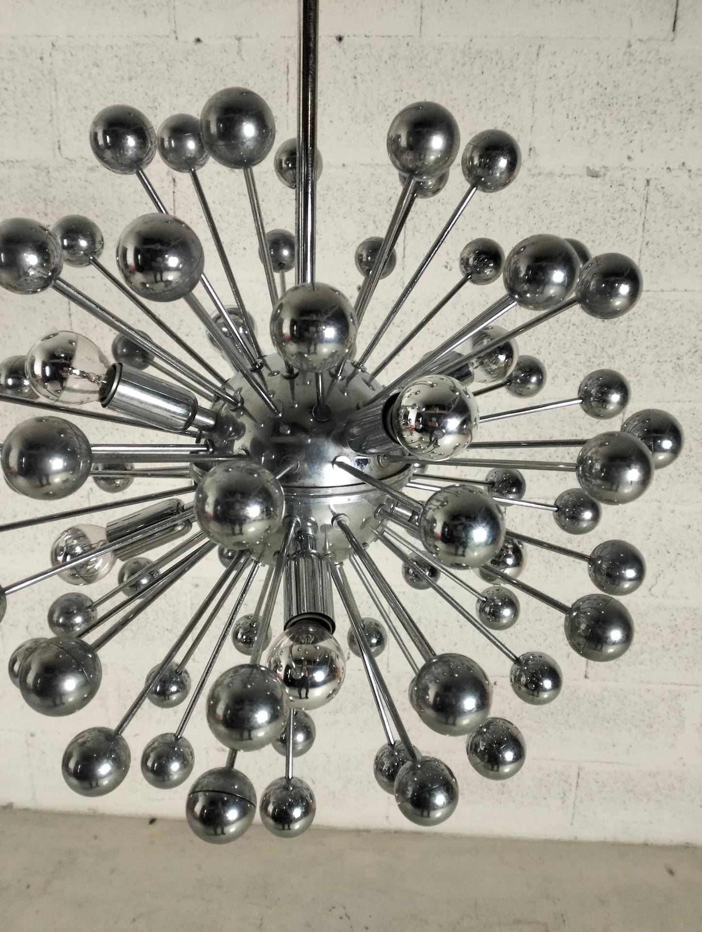 Fine XX secolo Lampadario Space AGE a 8 luci Sputnik in acciaio cromato, anni '70 in vendita