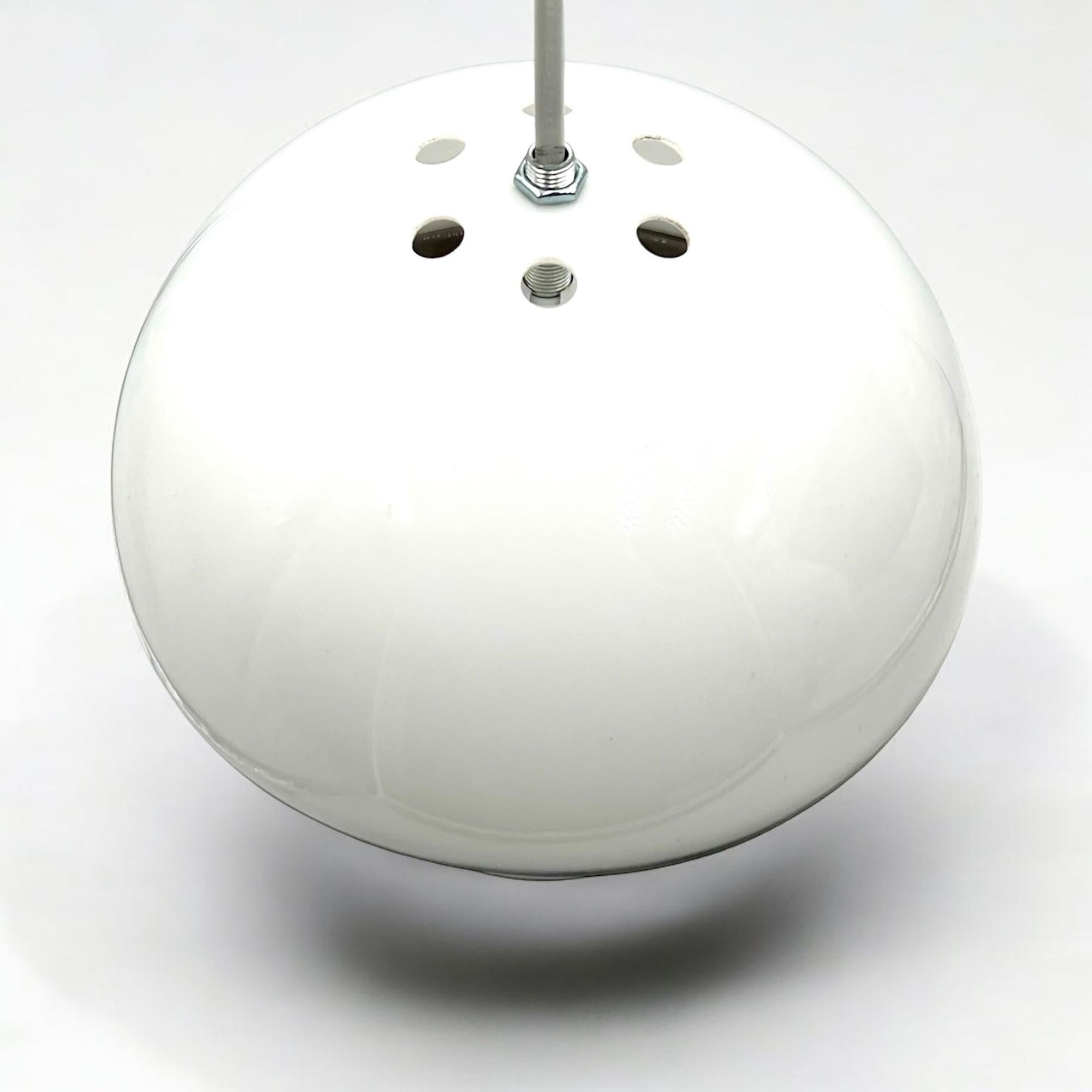 Space Age Acrylic 'Flying Saucer' Hanging Lamps, 1970s, Set of 2 In Good Condition In San Benedetto Del Tronto, IT